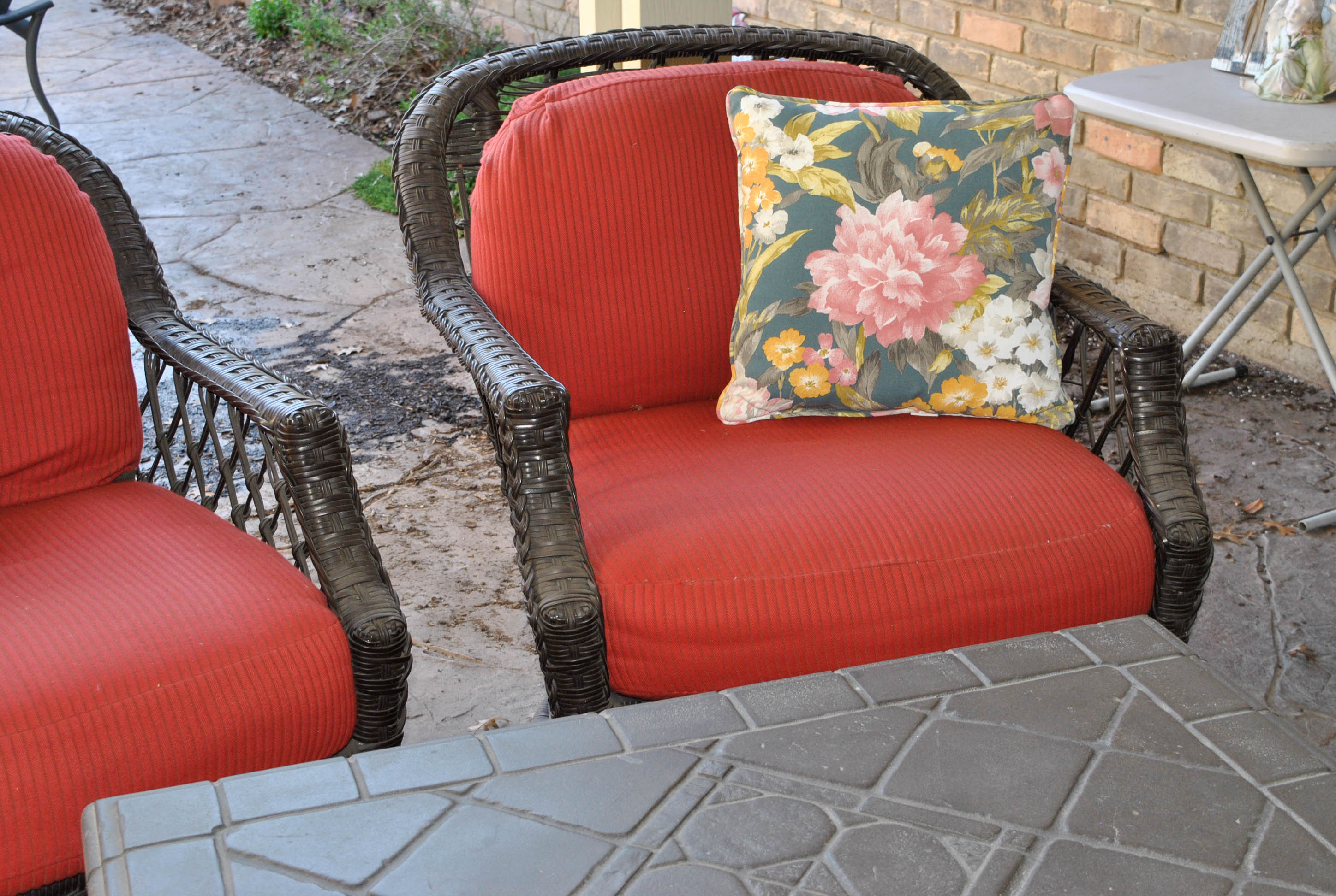 Wicker Swivel Rocker Armchairs with Coffee Table