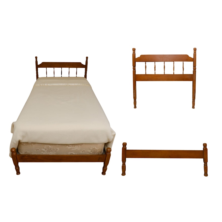 Pair of Vintage Spindle-Back Twin Beds