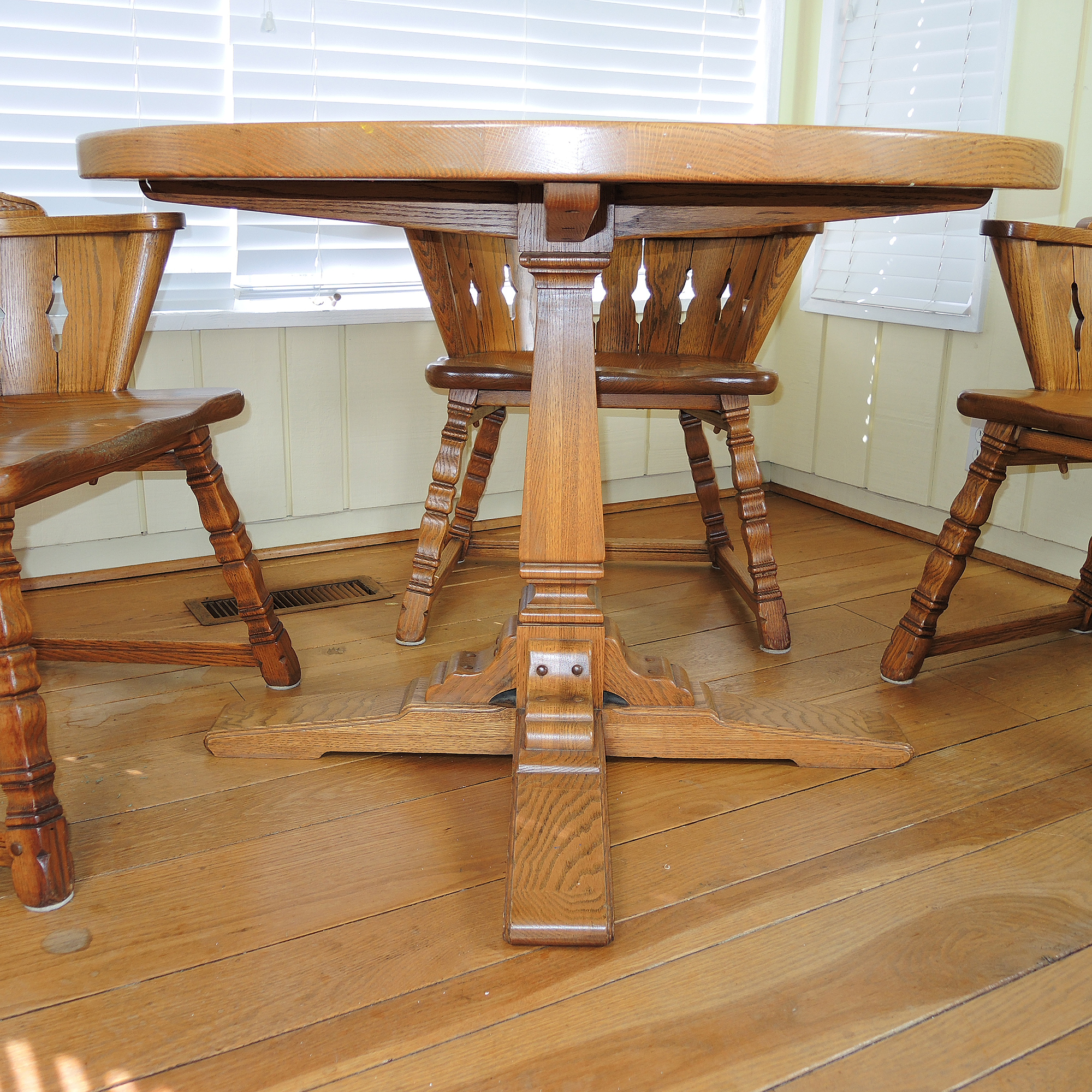 Romweber Viking Oak Table and Chairs Set