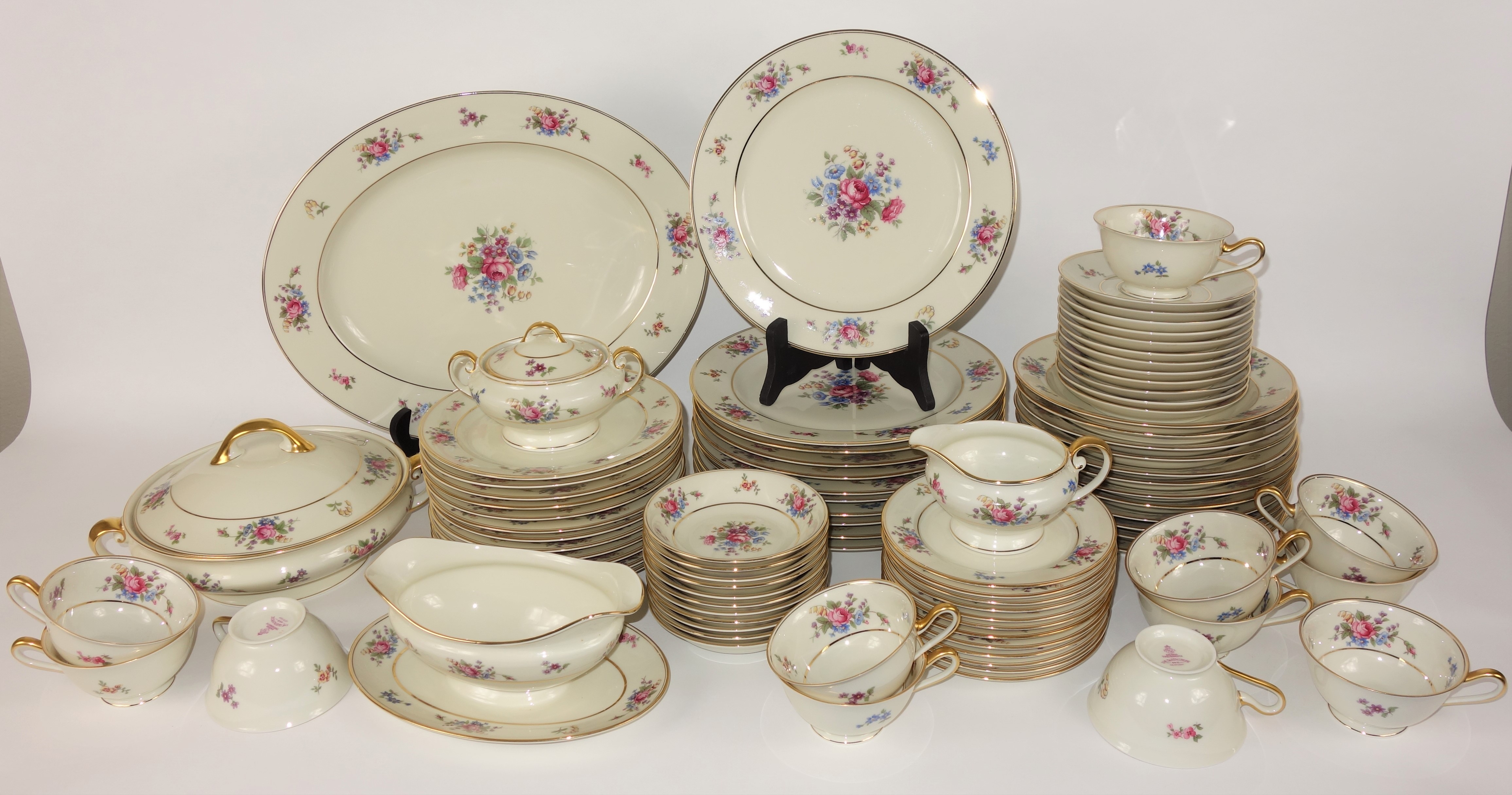 Bavaria Tirschenreuth "The Queens Rose"  Porcelain Dinner Service