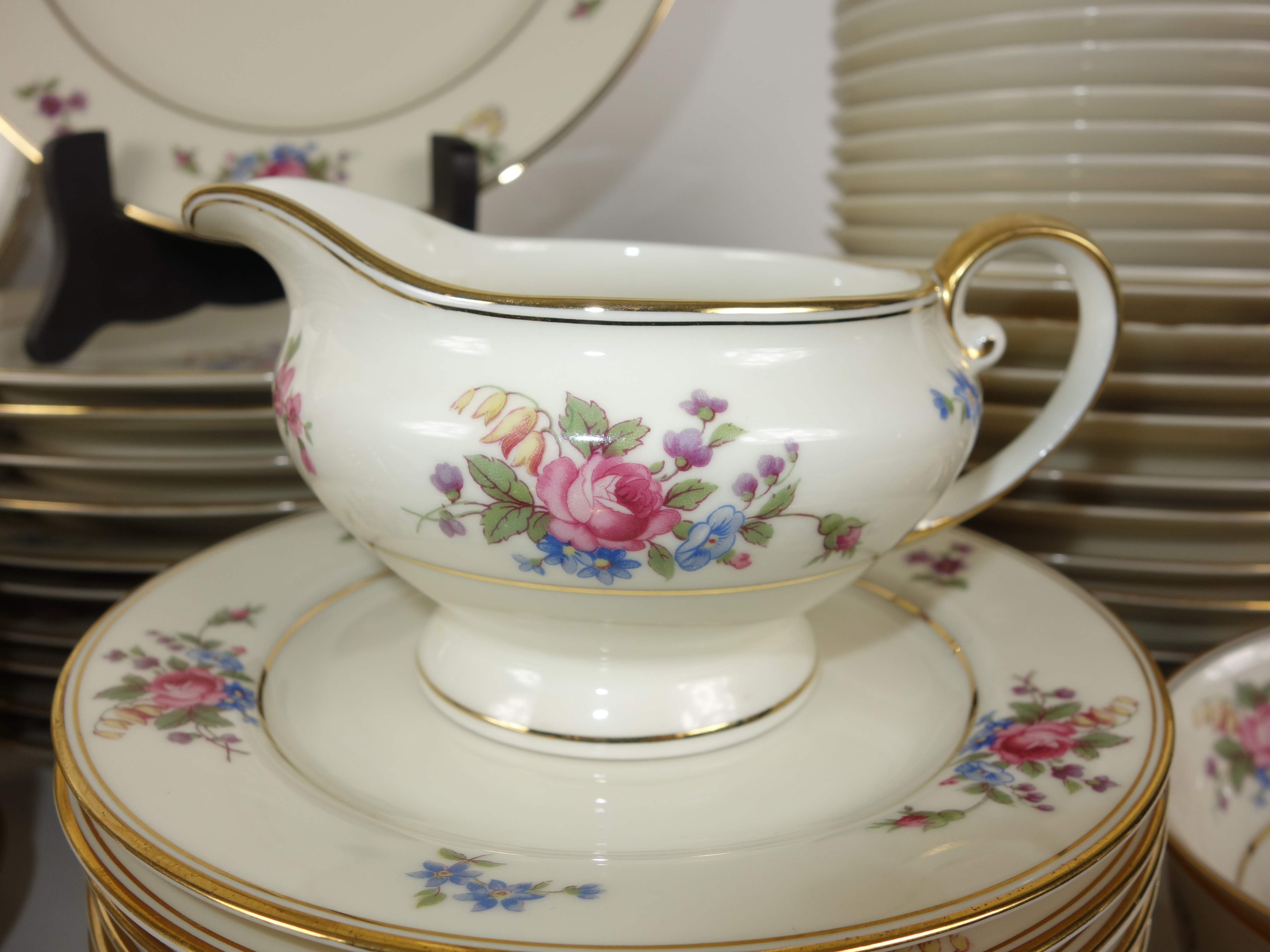 Bavaria Tirschenreuth "The Queens Rose"  Porcelain Dinner Service