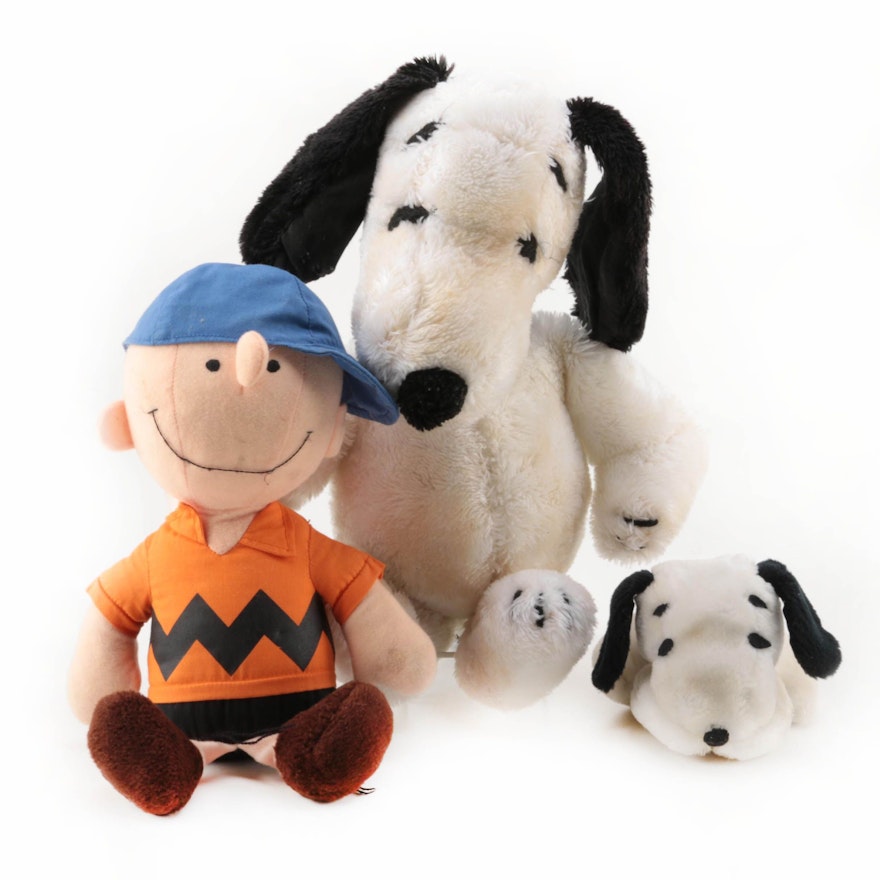 Vintage United Features "Charlie Brown" and "Snoopy" Plush Dolls