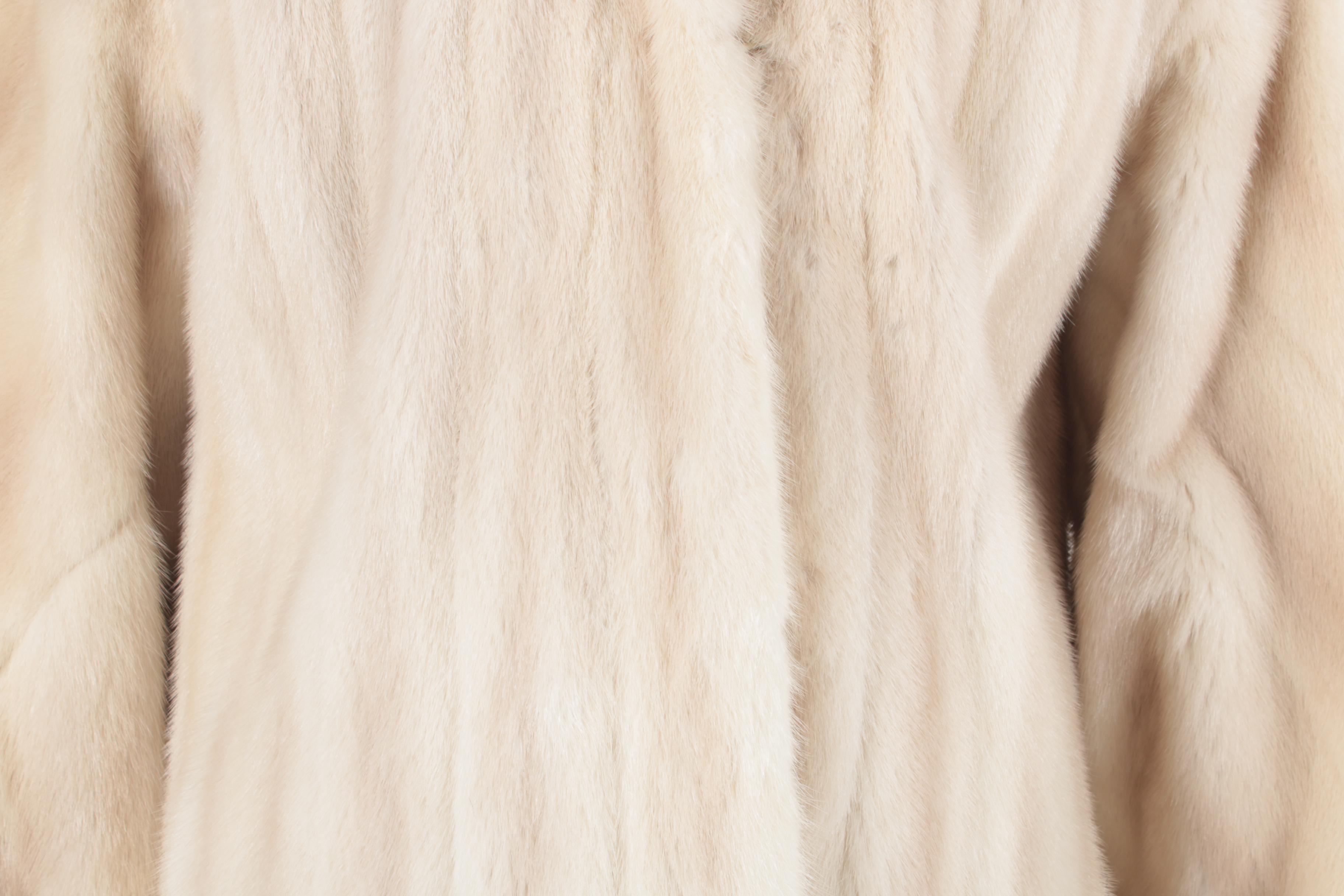 Women's Vintage Kakas Blonde Mink Fur Coat