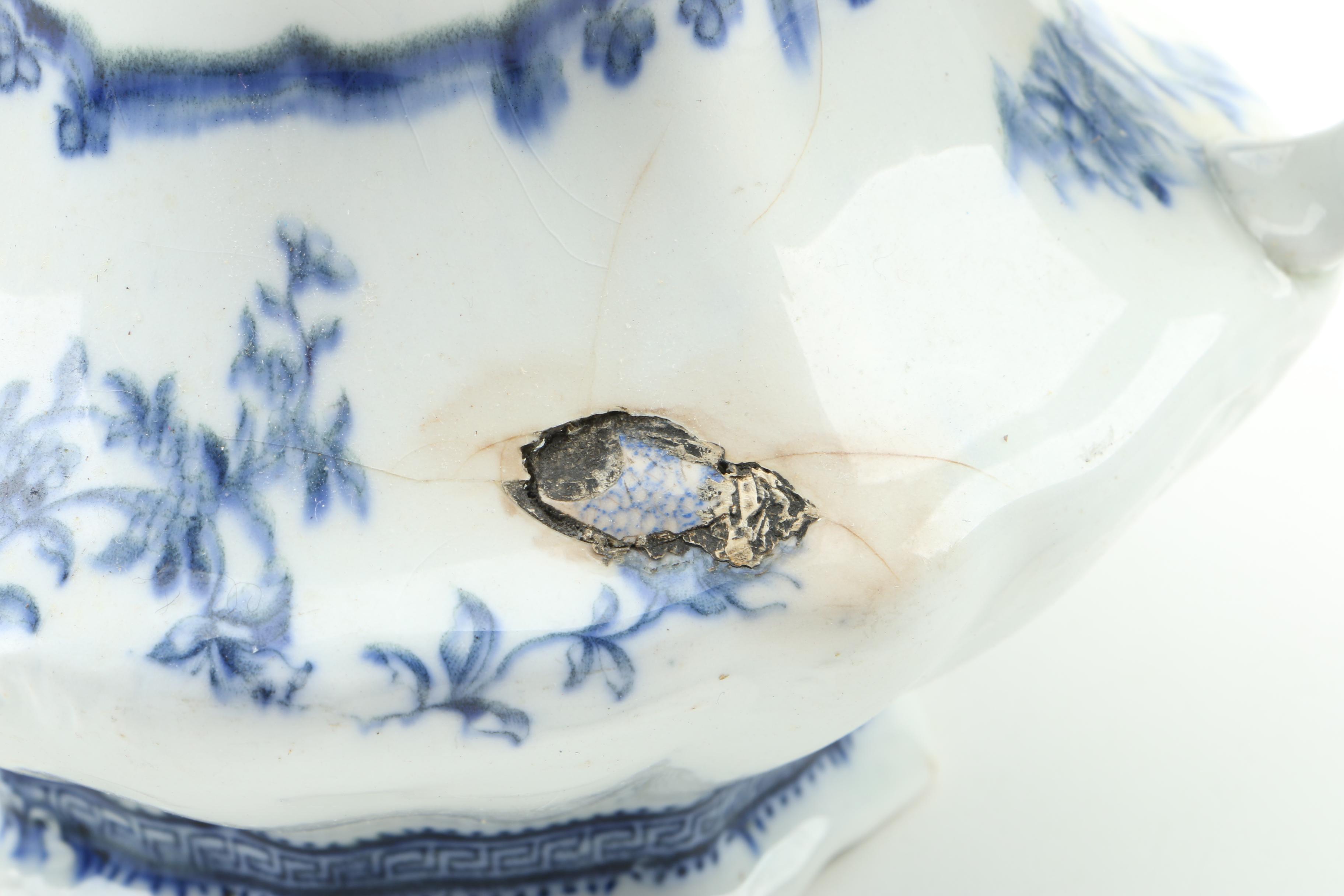 Late 19th Century J. & G. Meakin "Rosalie" Flow Blue Sugar Bowl