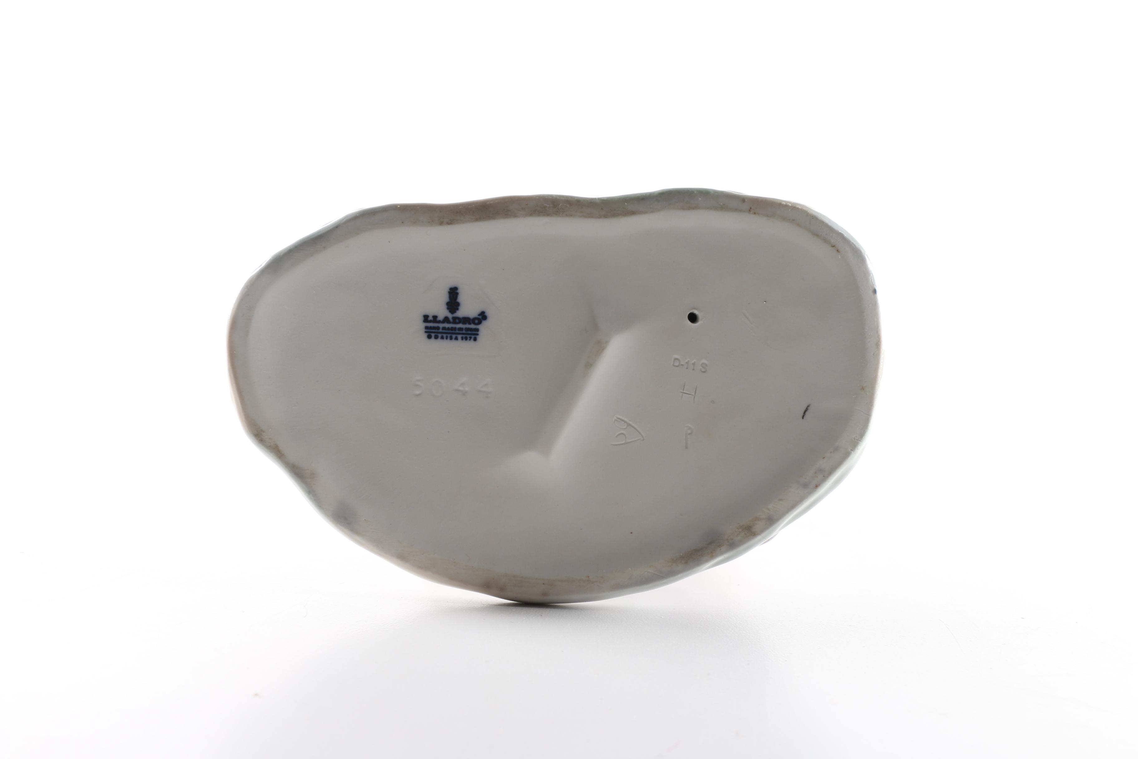 Lladró "Pulling Dolls Carriage" #5044 Figurine