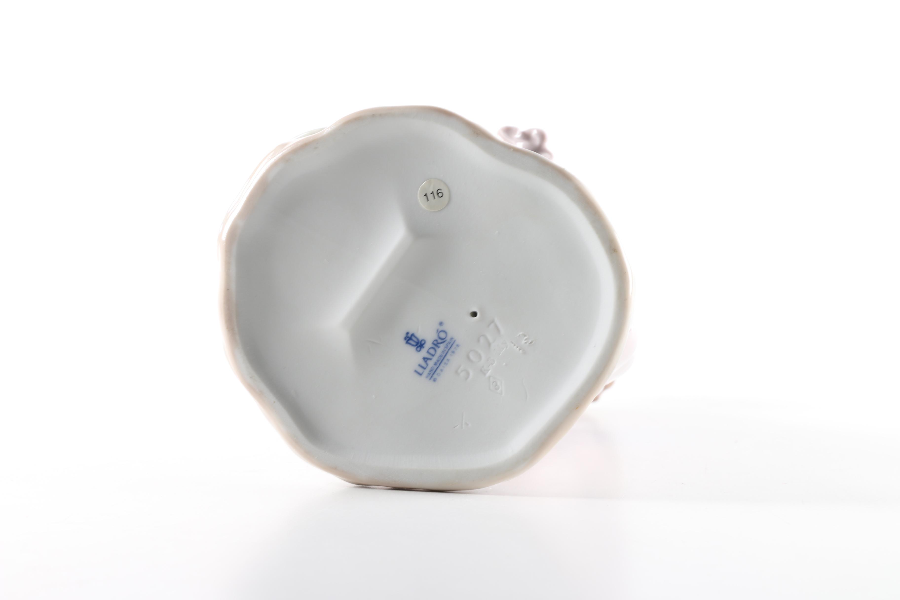 Lladró "Flowers in the Basket" #5027 Figurine