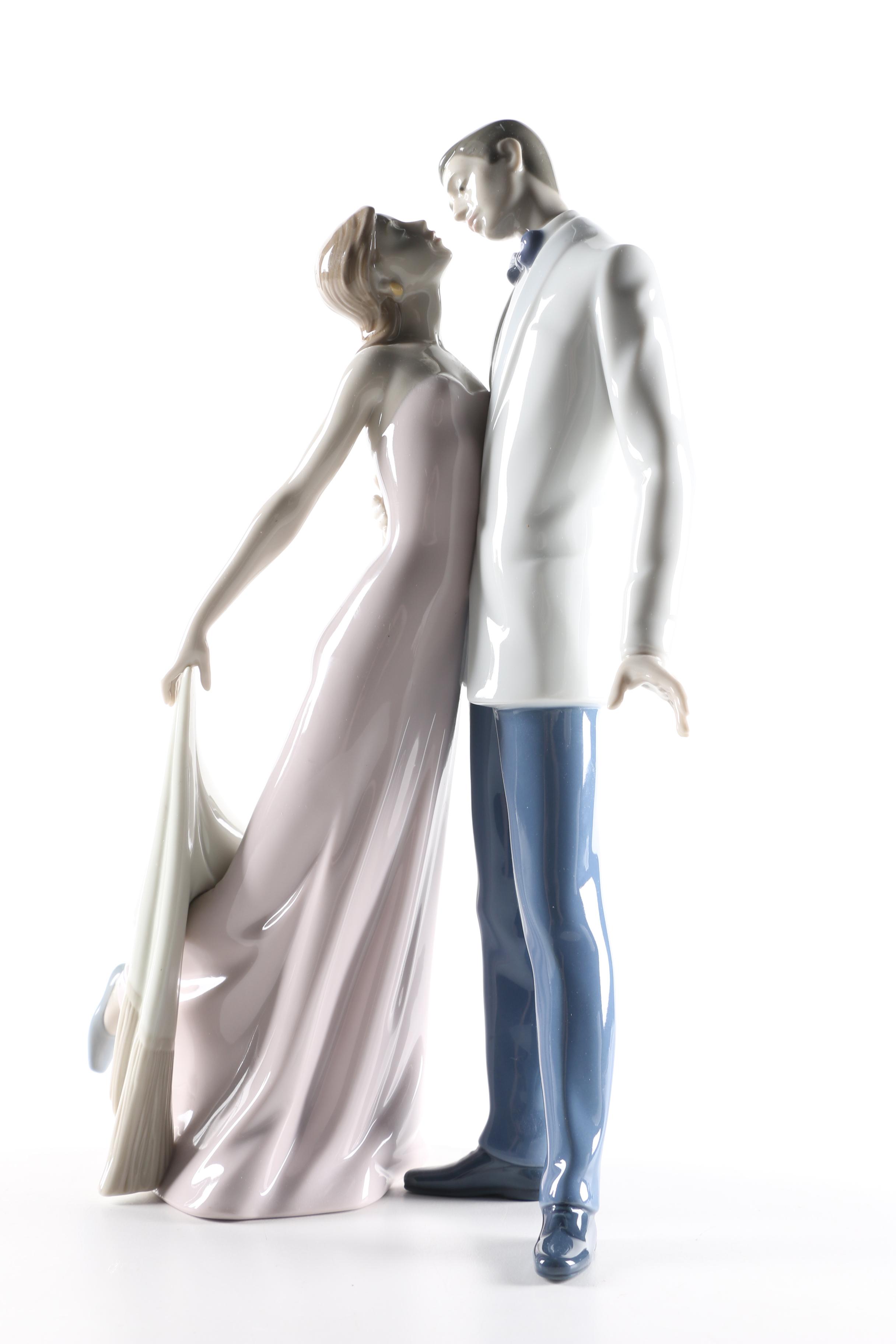 Lladró "Happy Anniversary" #6475 Porcelain Figurine