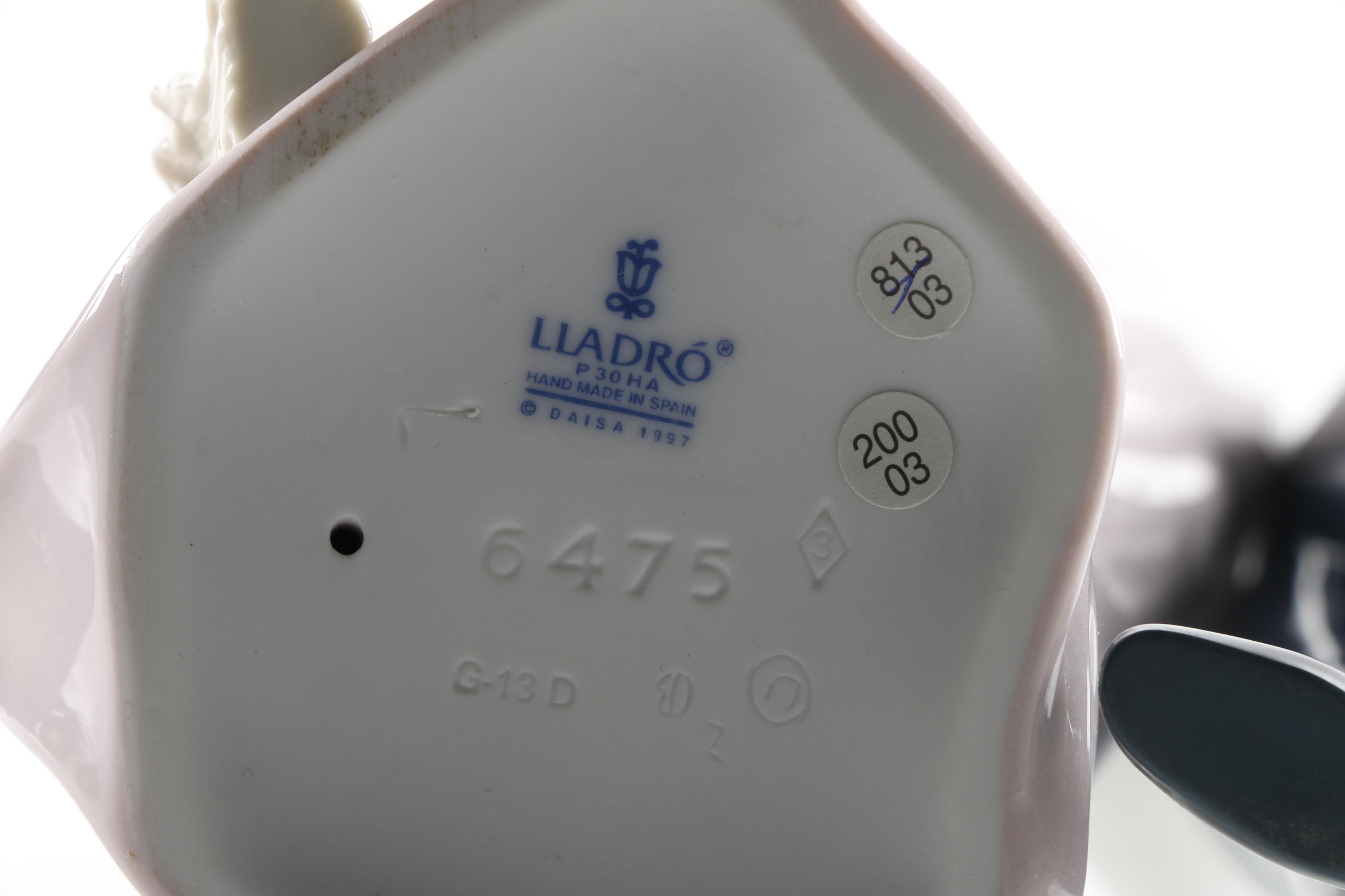 Lladró "Happy Anniversary" #6475 Porcelain Figurine