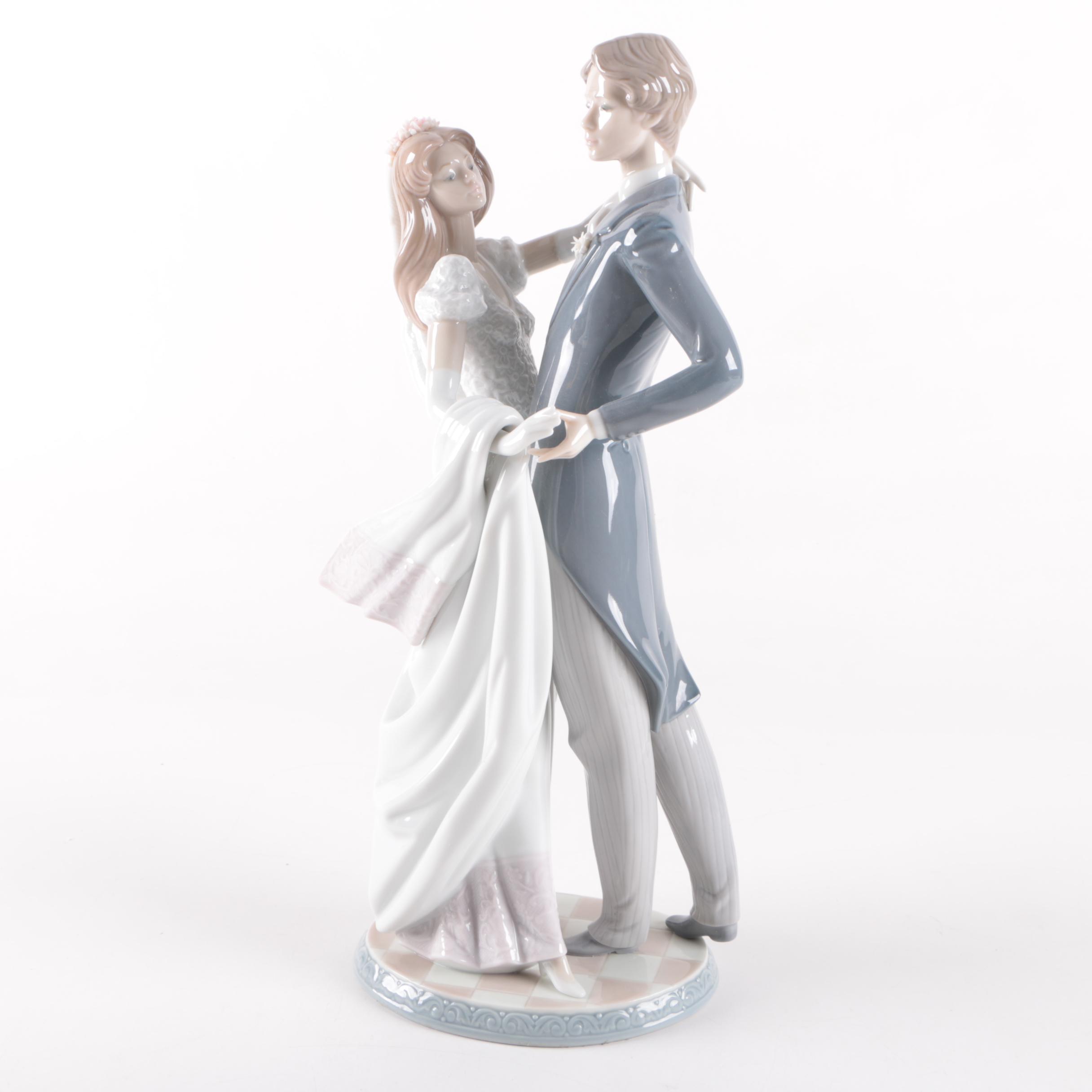 Lladró "I Love You Truly" #1528 Figurine