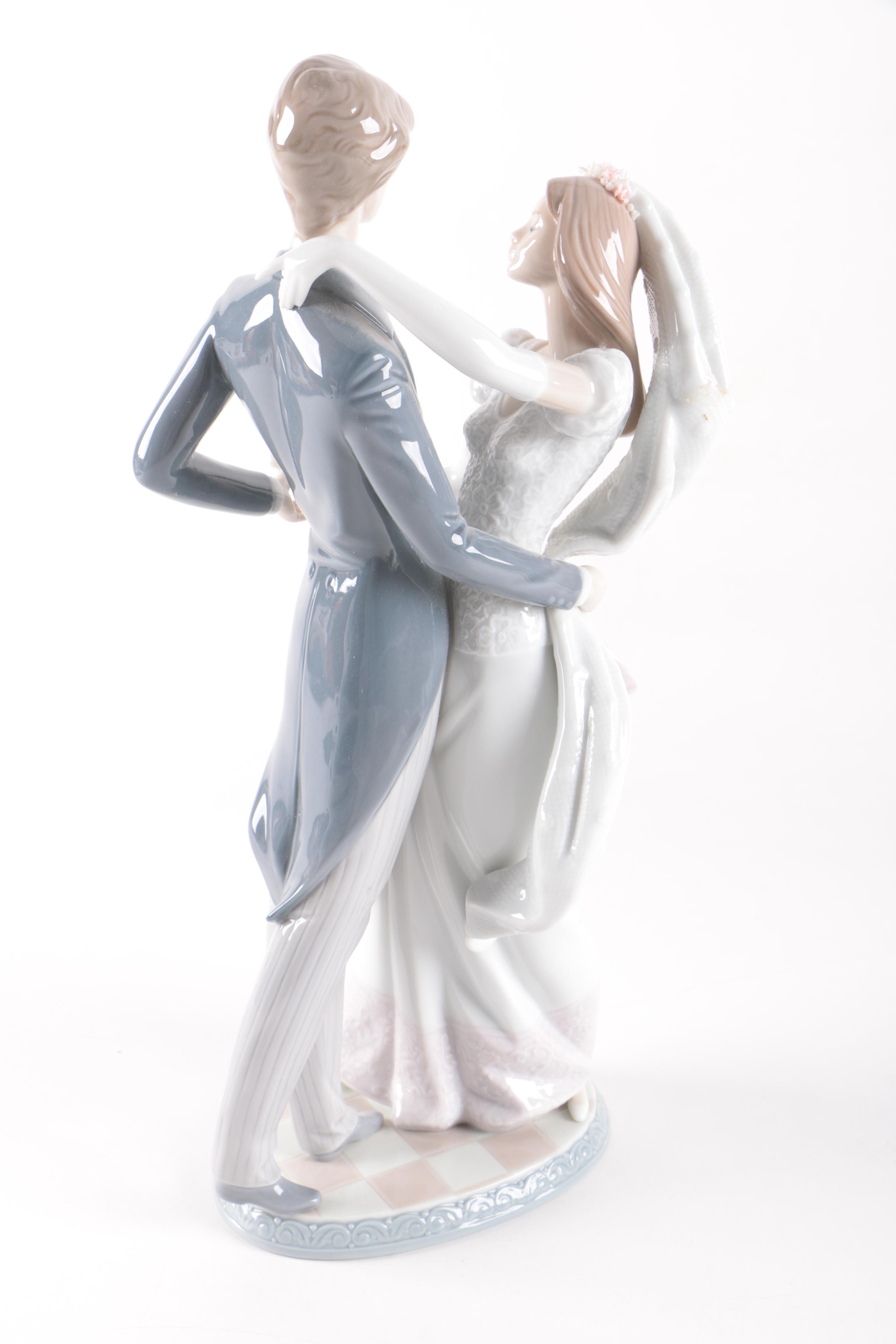 Lladró "I Love You Truly" #1528 Figurine