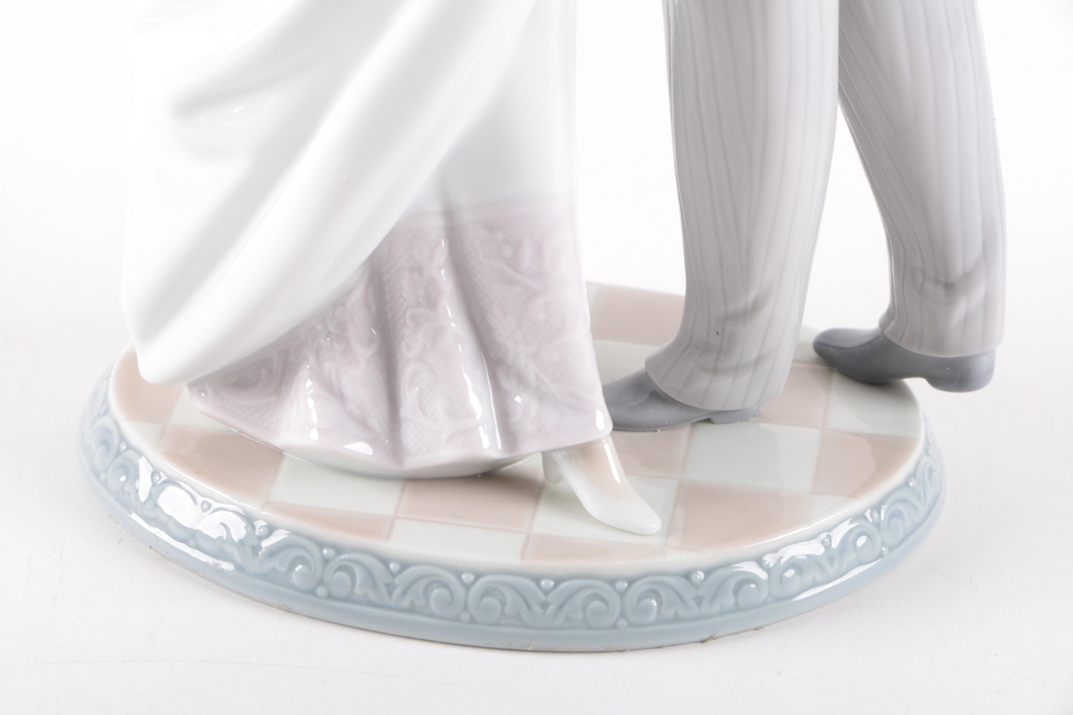 Lladró "I Love You Truly" #1528 Figurine