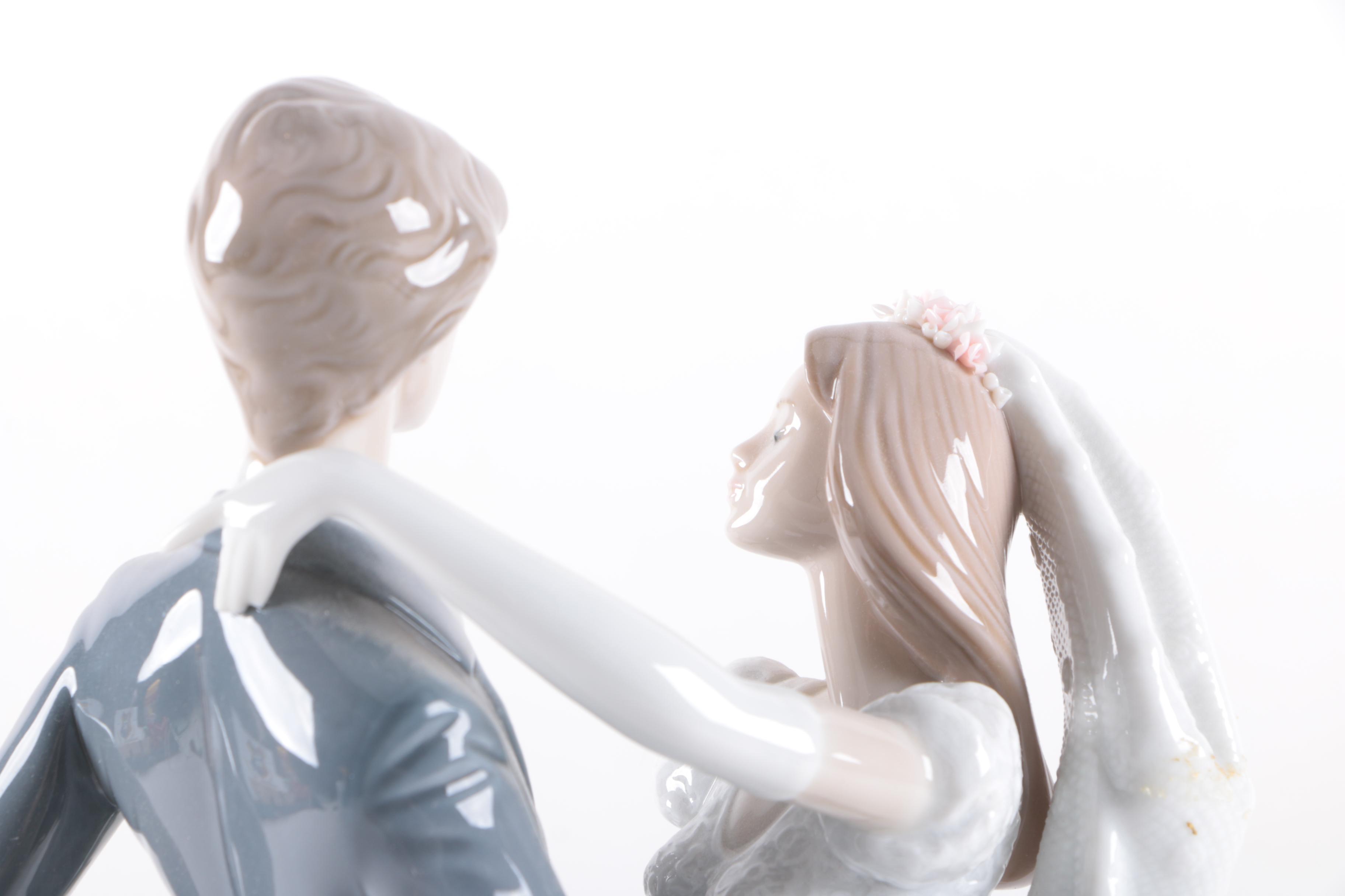 Lladró "I Love You Truly" #1528 Figurine