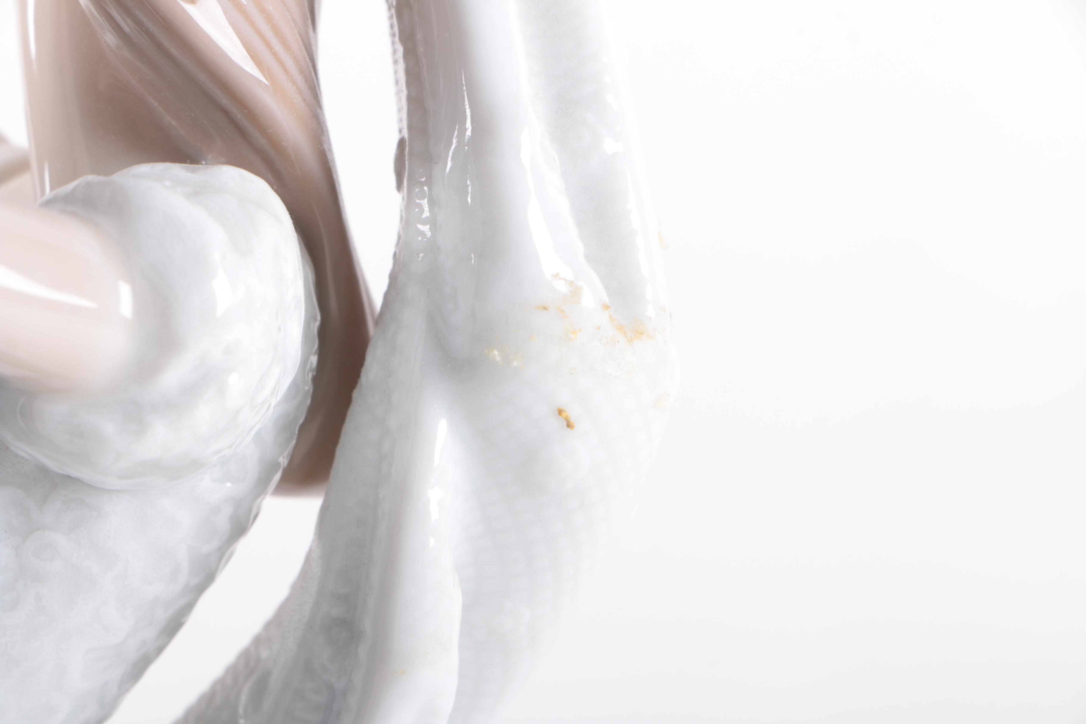 Lladró "I Love You Truly" #1528 Figurine