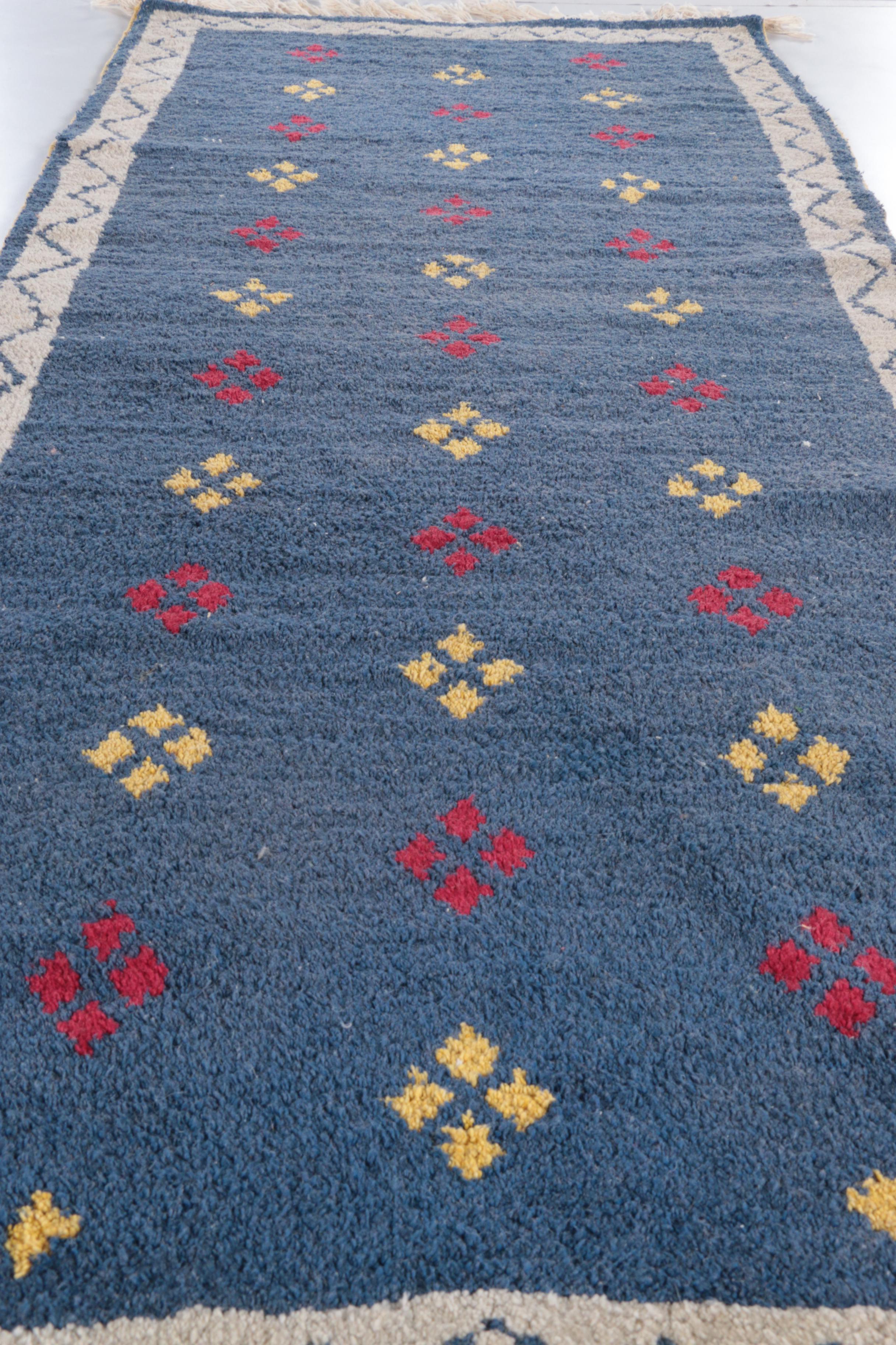 Power-Loomed Wool Carpet Runner