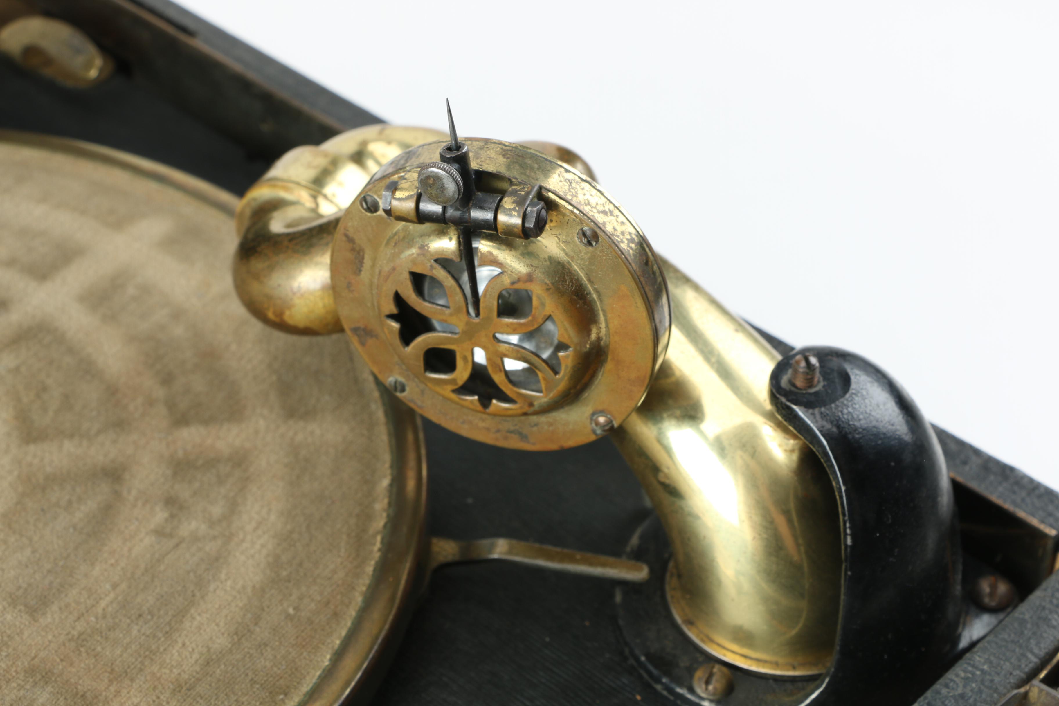 Antique Columbia Grafonola Model 162 Phonograph