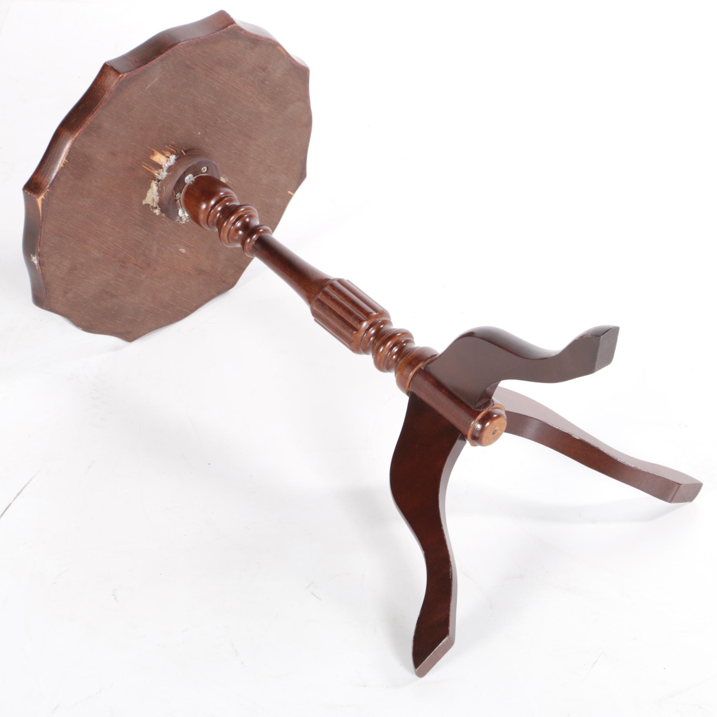 Mahogany Finished Pie-Crust Stand*