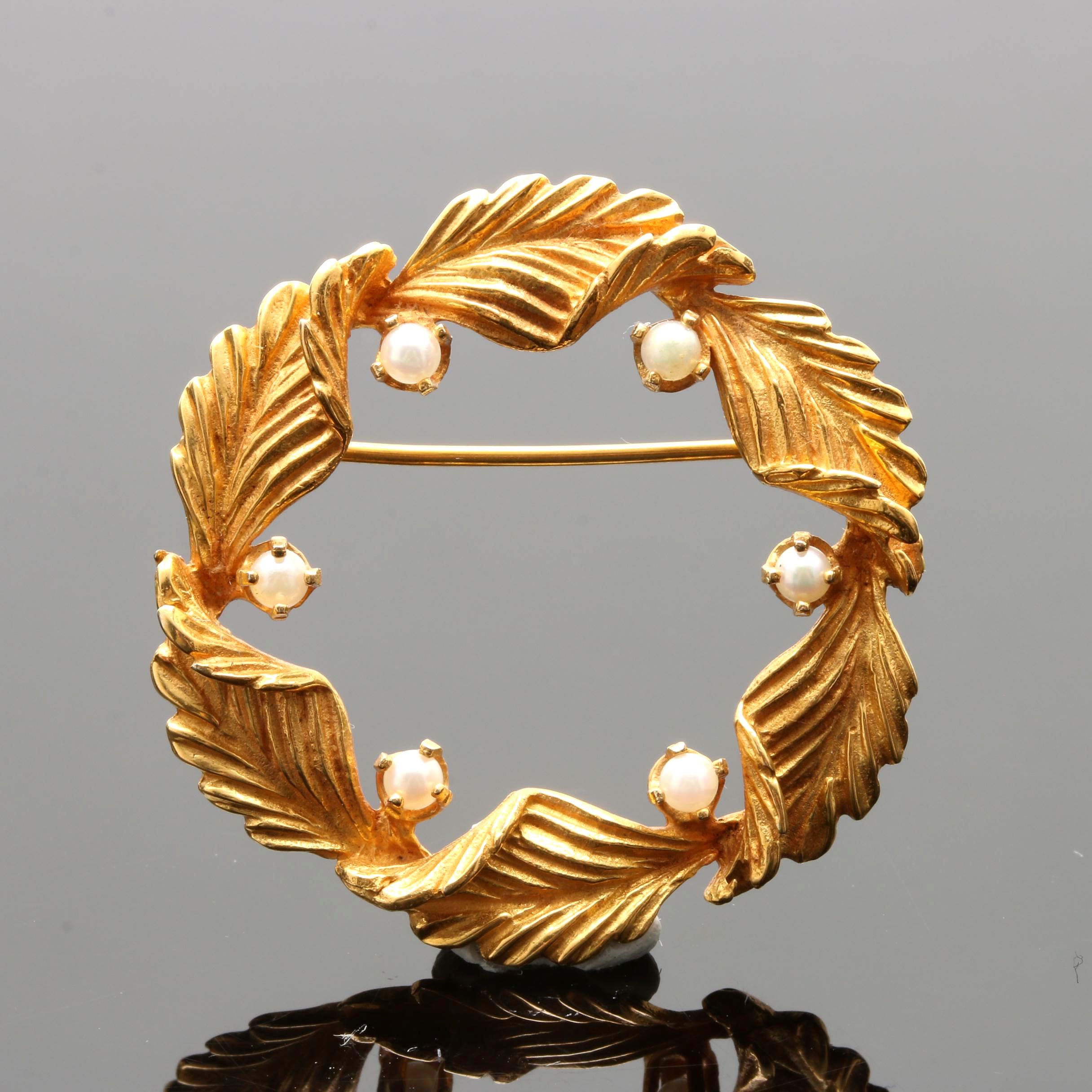 14K Yellow Gold Cultured Pearl Wreath Brooch