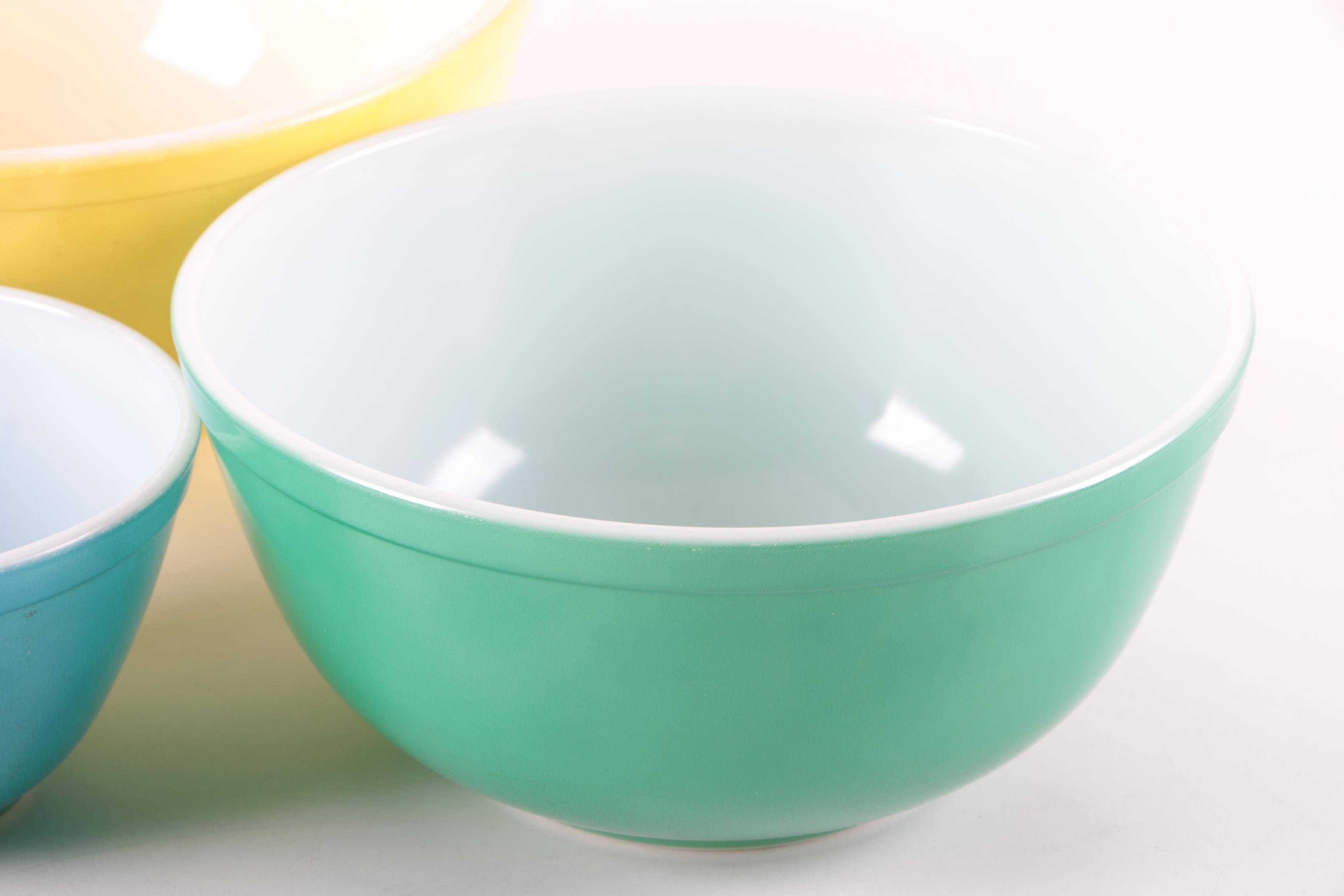 Vintage Pyrex "Primary Colors" Nesting Mixing Bowls