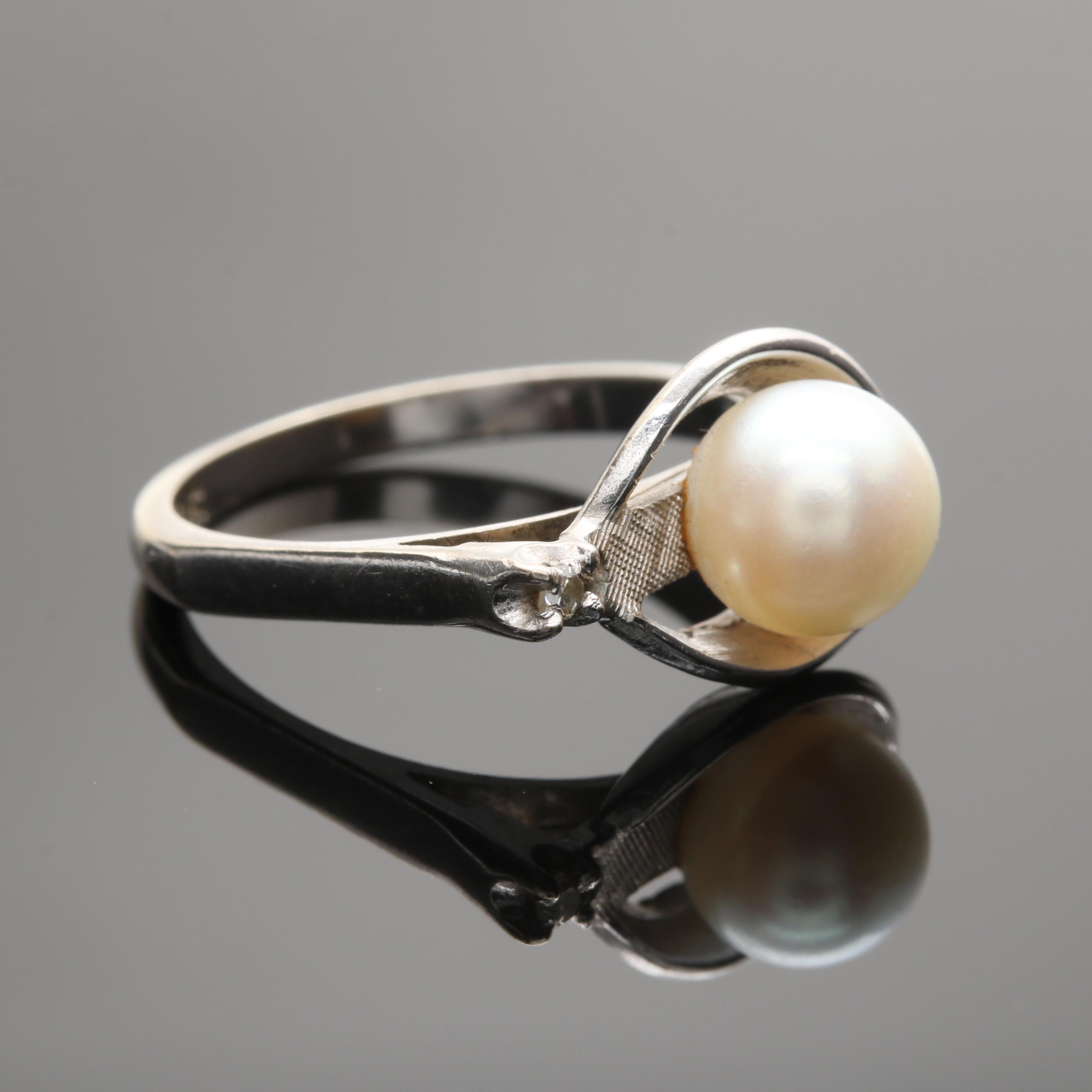 10K White Gold Cultured Pearl and Diamond Ring
