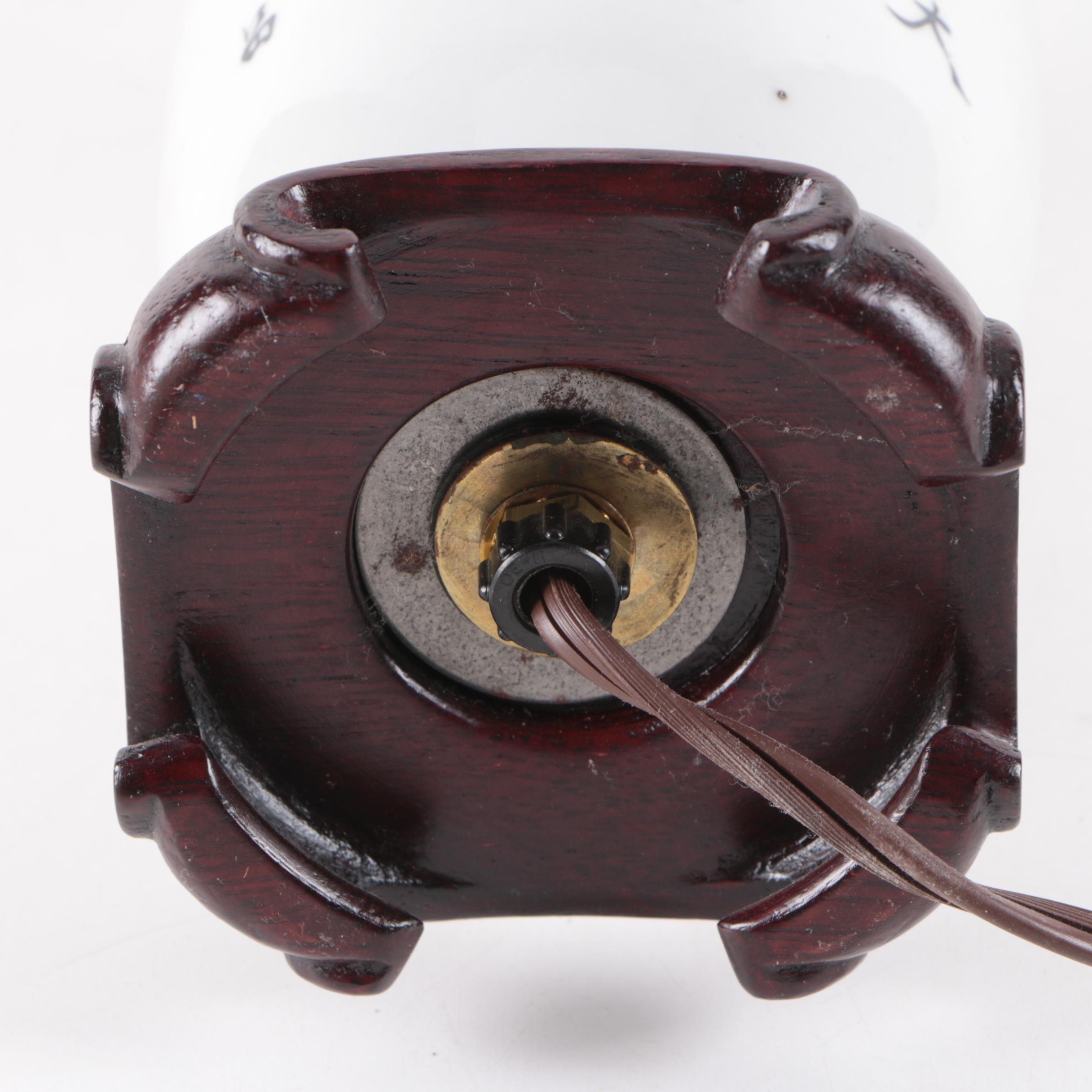 Chinese Ceramic Table Lamp