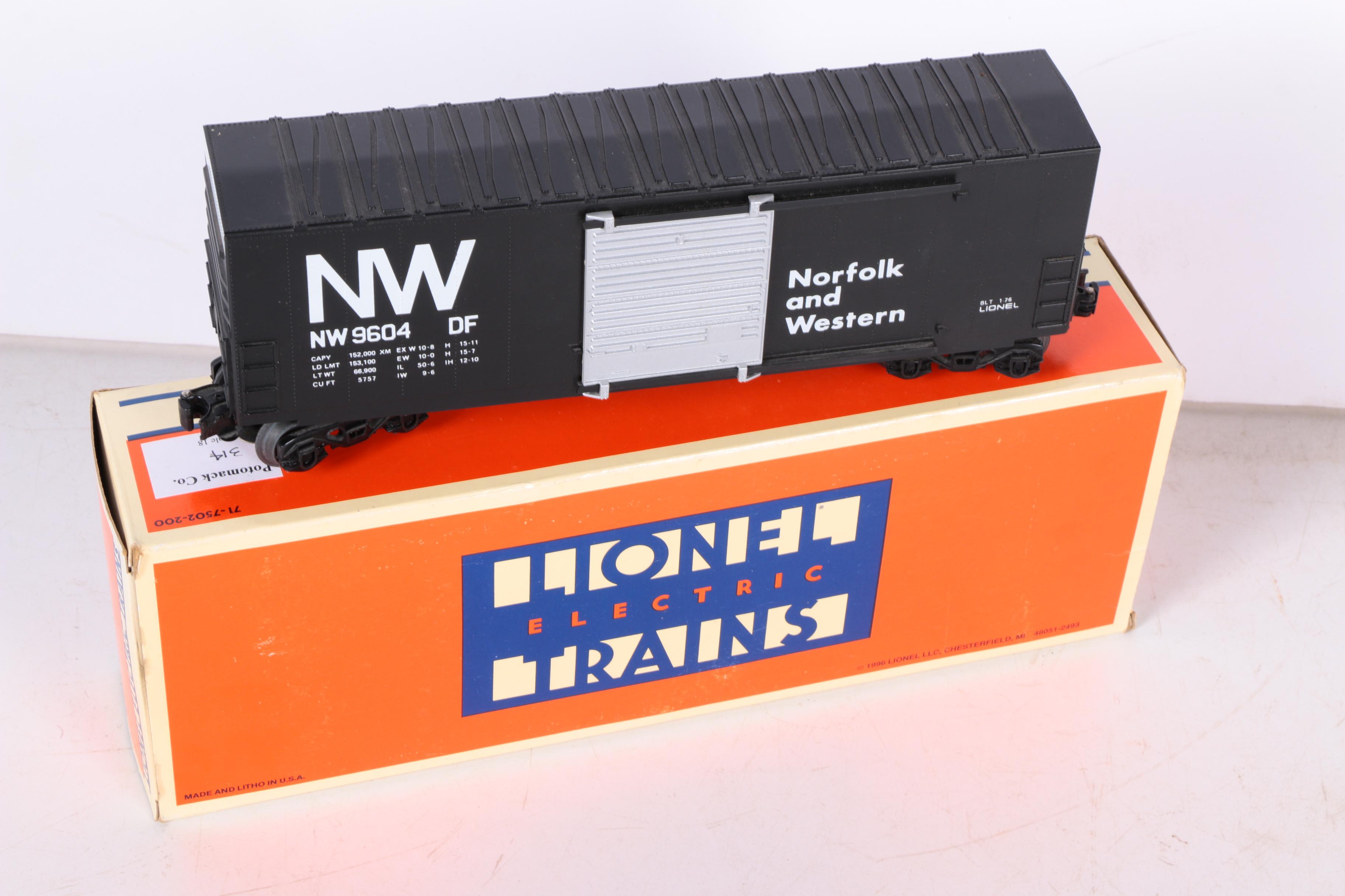 Lionel Train Cars Including Maxi-Stack Flat Cars