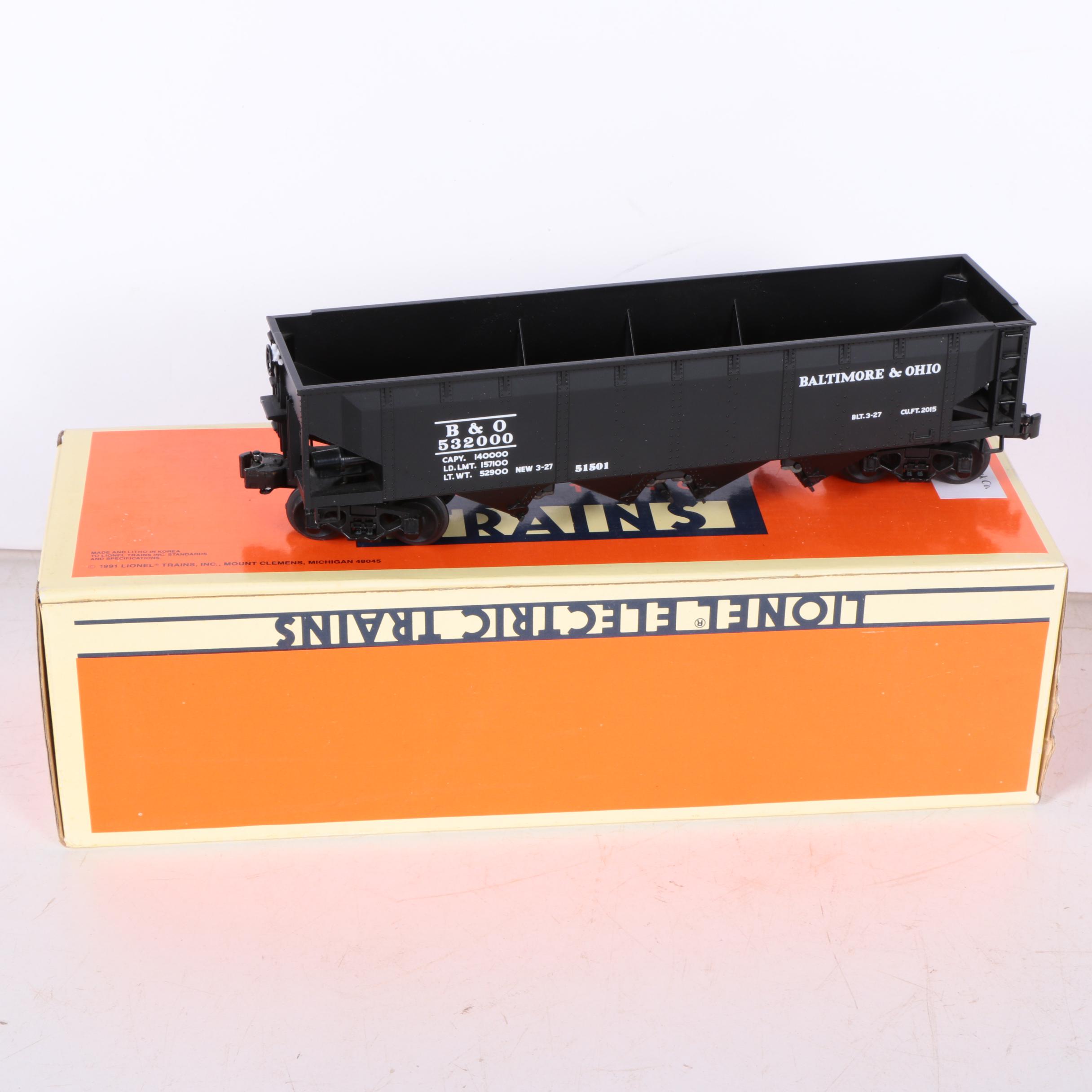 Lionel Train Cars Including Maxi-Stack Flat Cars
