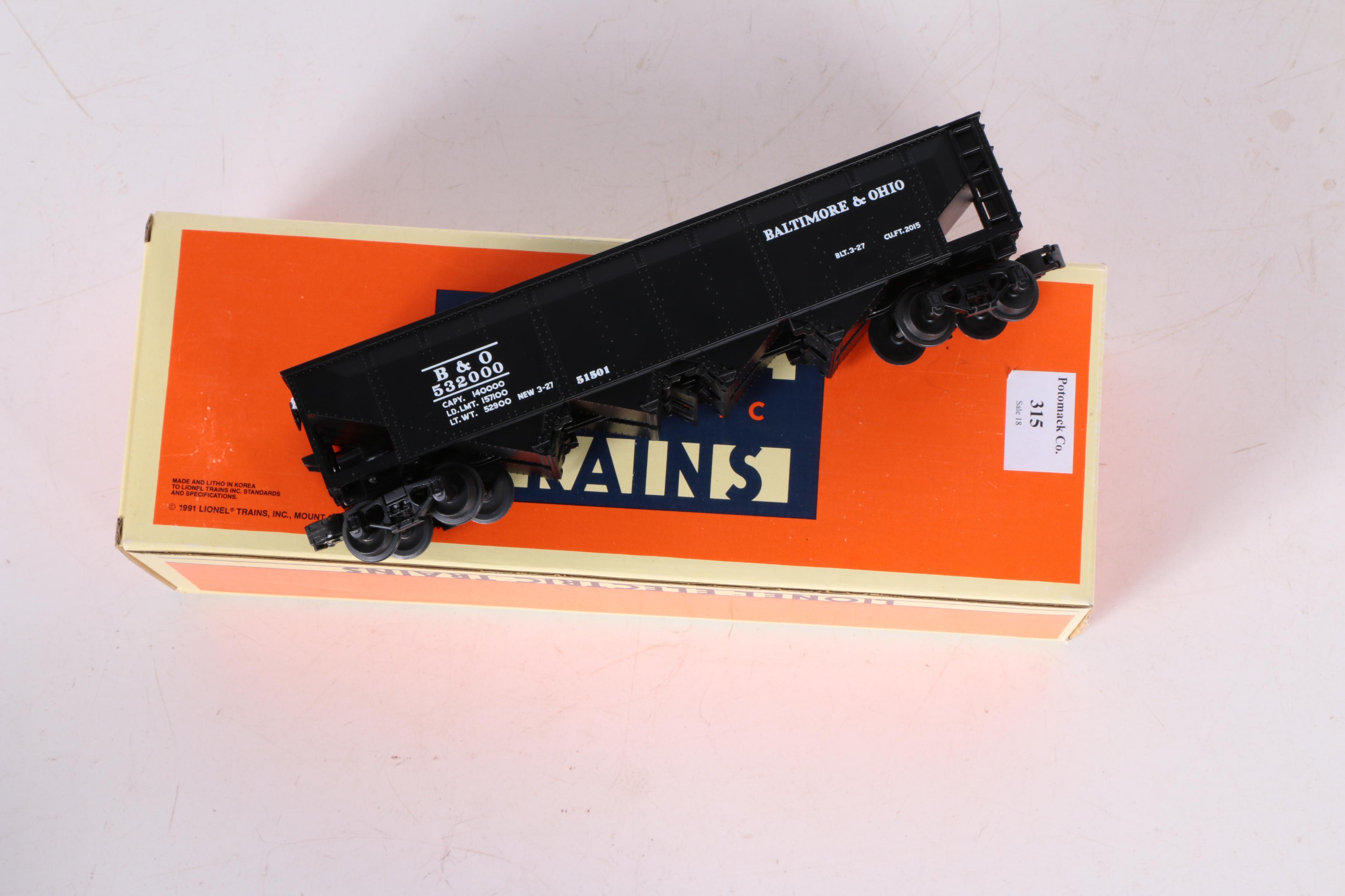 Lionel Train Cars Including Maxi-Stack Flat Cars