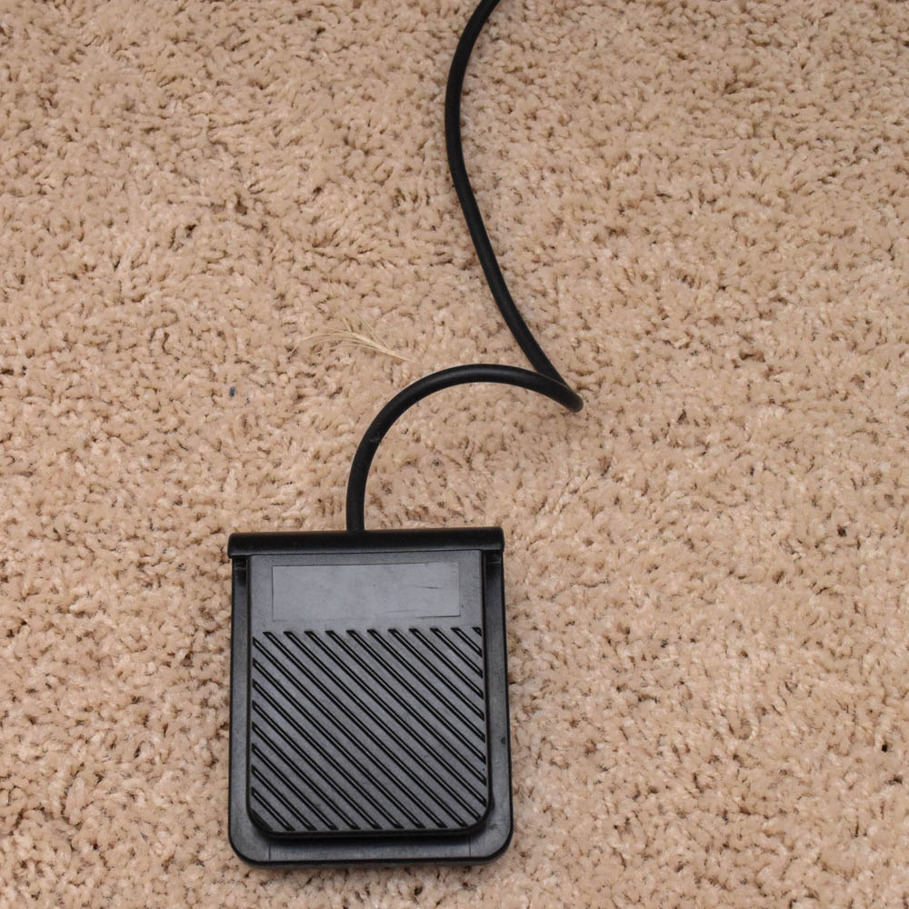 Yamaha Electronic Keyboard and Stand