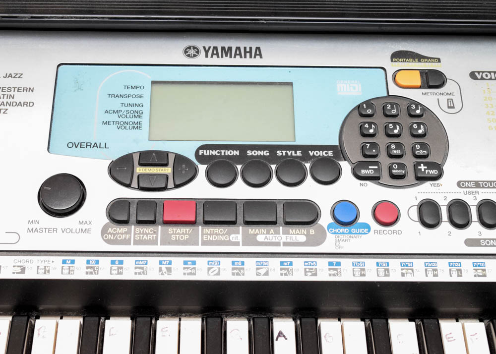 Yamaha Electronic Keyboard and Stand