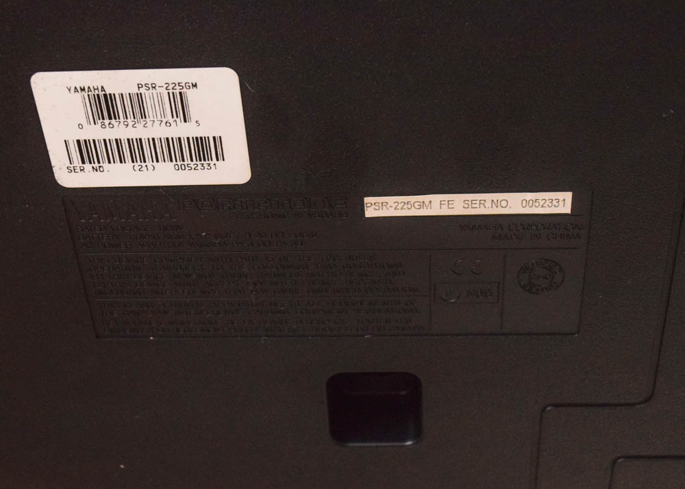 Yamaha Electronic Keyboard and Stand