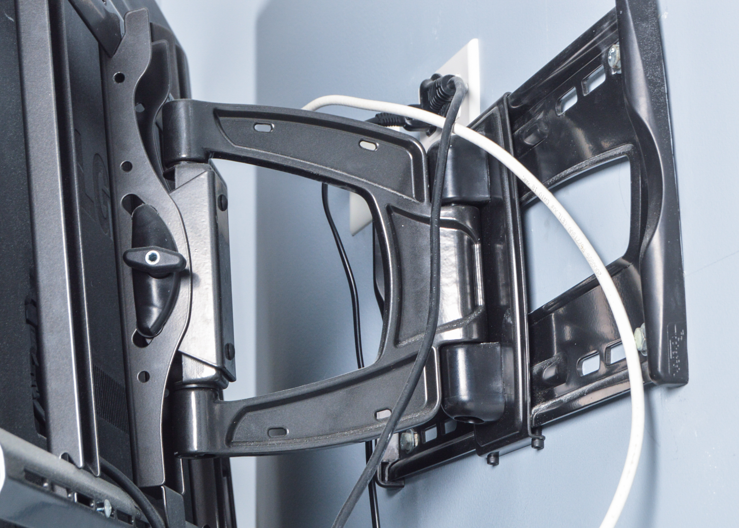 LG FLat Screen Television with Wall Mount