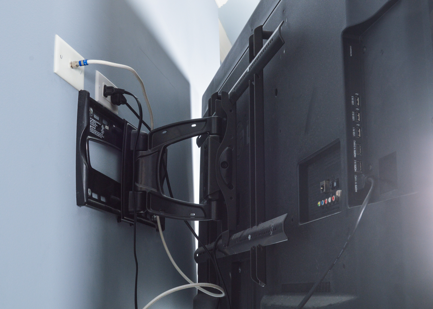 LG FLat Screen Television with Wall Mount