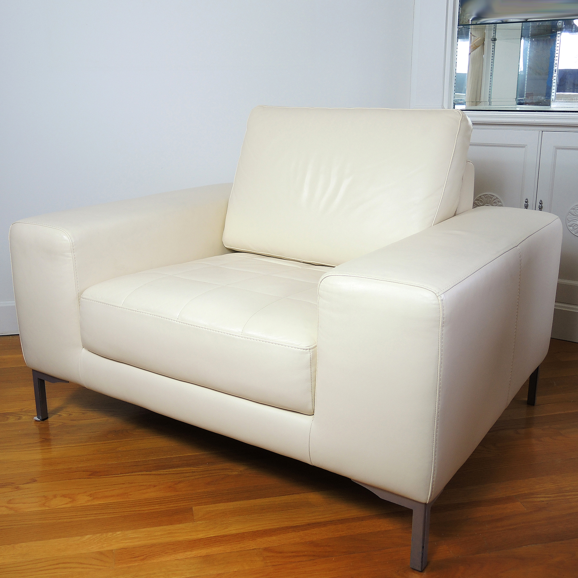 Nicoletti Italian White Leather Arm Chair