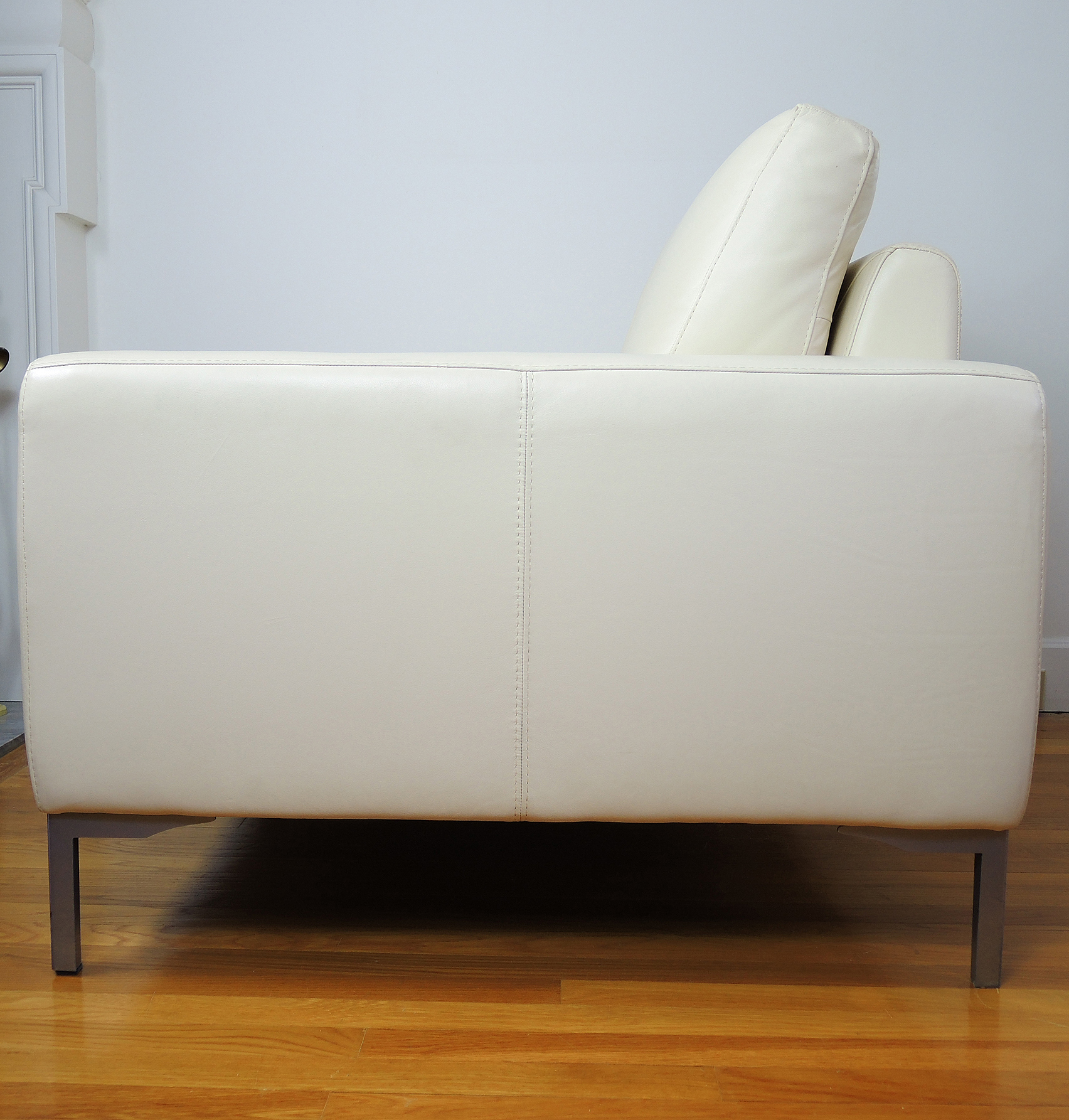 Nicoletti Italian White Leather Arm Chair