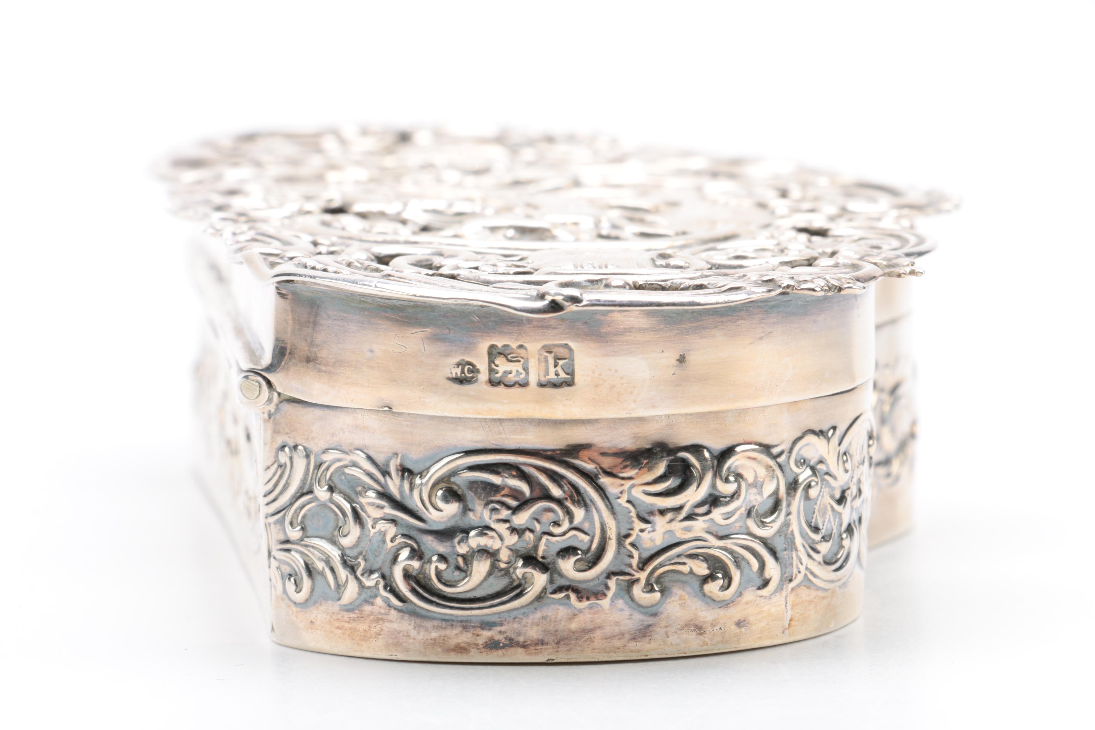 1905 William Comyns & Sons Sterling Silver Trinket Box