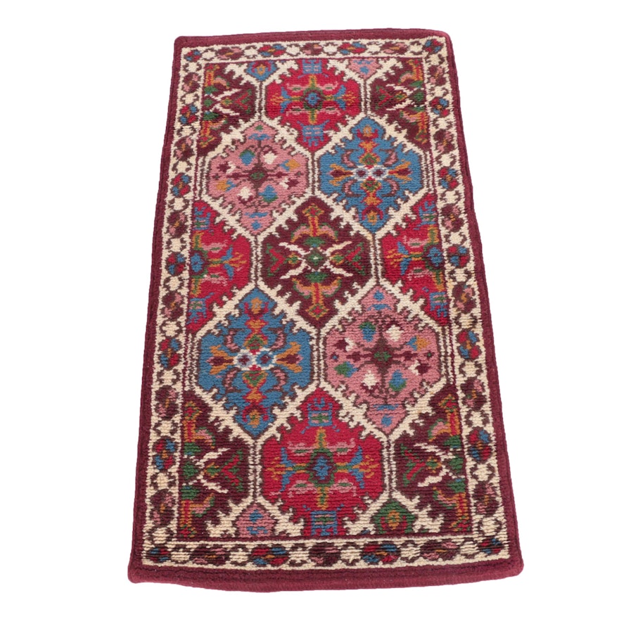 Power-Loomed Persian-Style Wool Accent Rug
