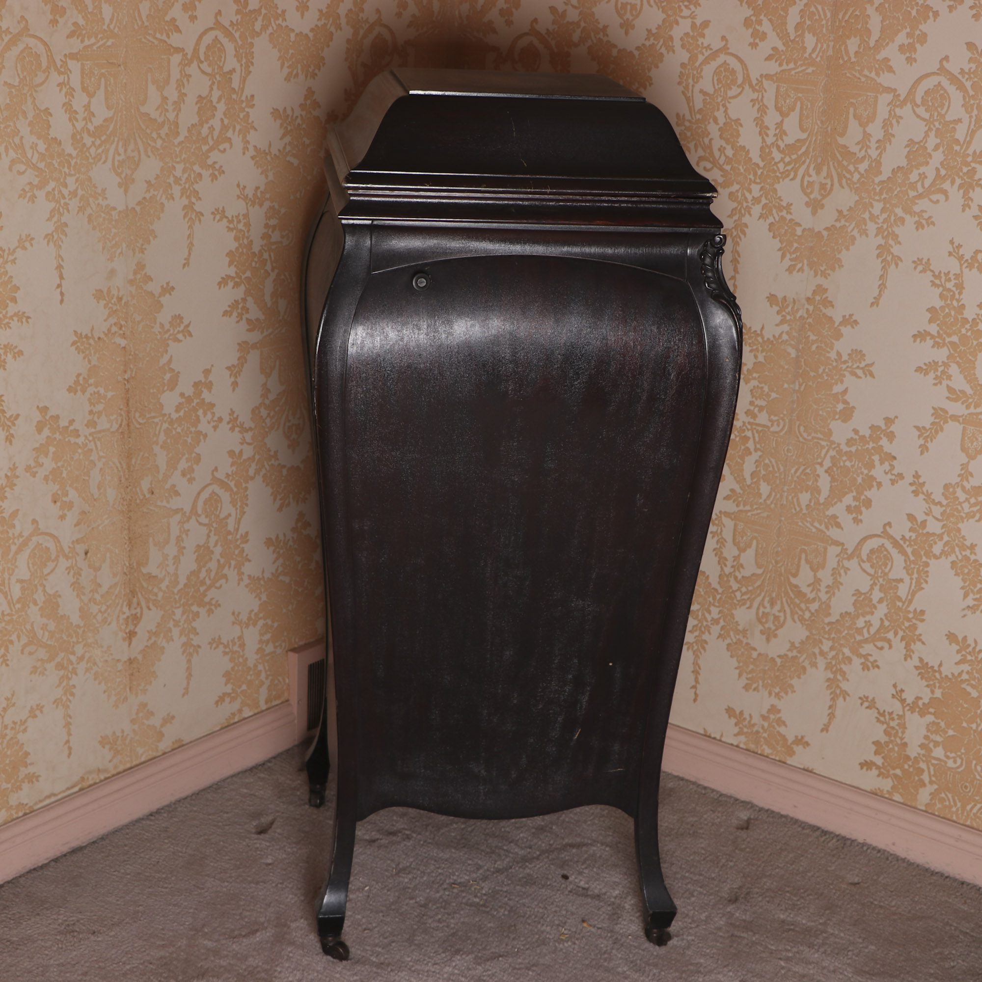 Antique "Sonora" Victrola