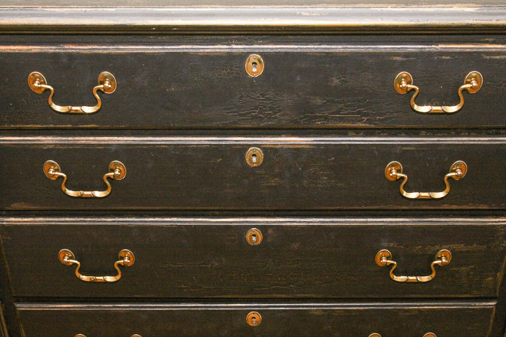 Vintage Colonial Style Distressed Finish Dresser by Link-Taylor