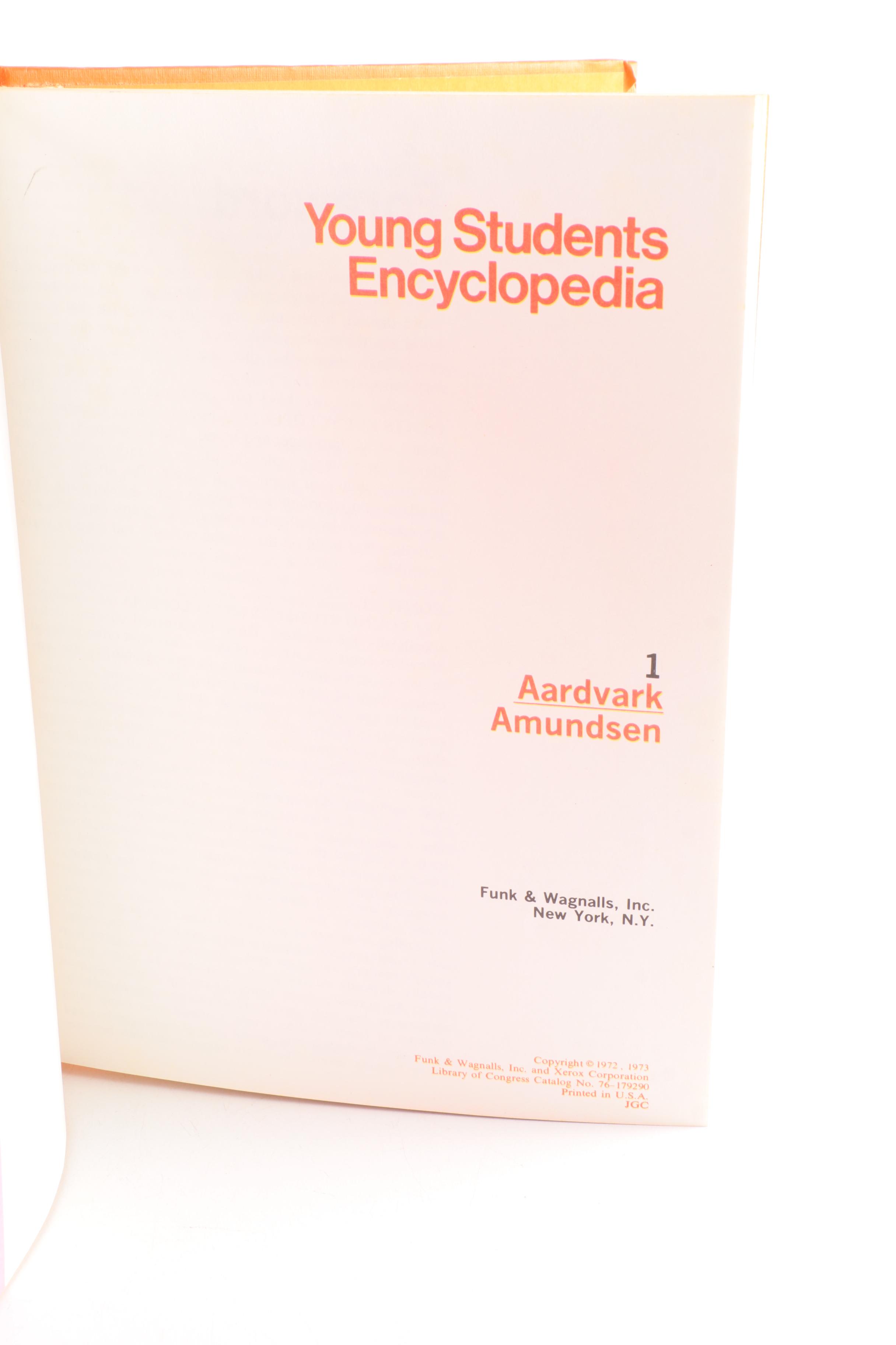 1970s "Young Students Encyclopedia" Twenty-Volume Set