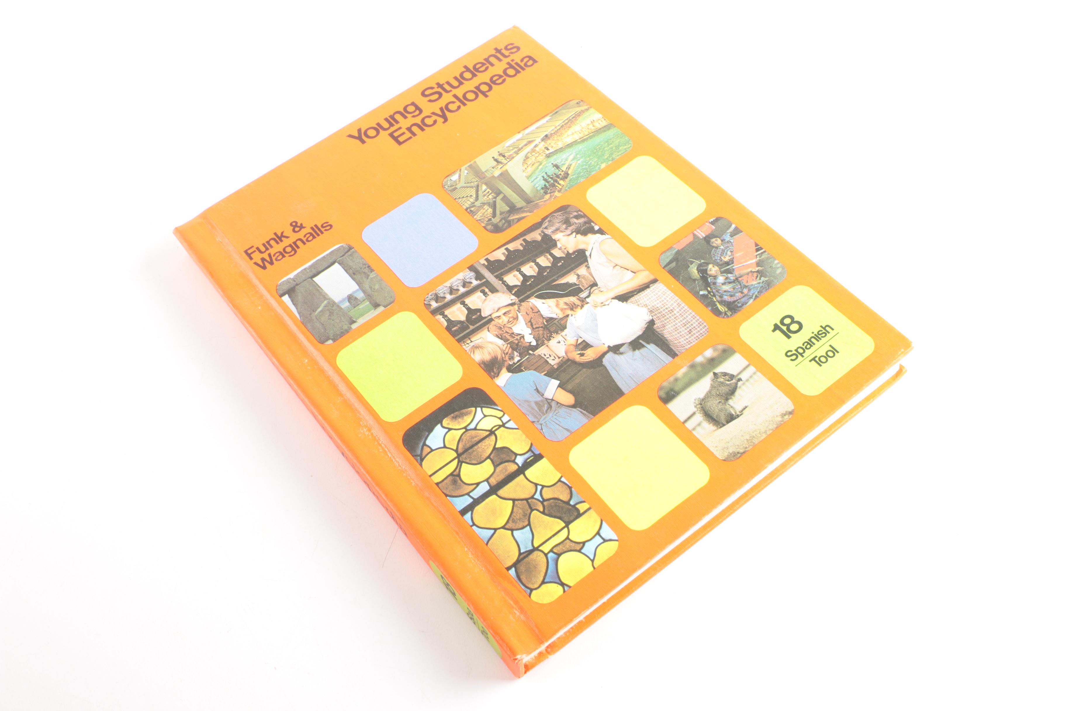 1970s "Young Students Encyclopedia" Twenty-Volume Set