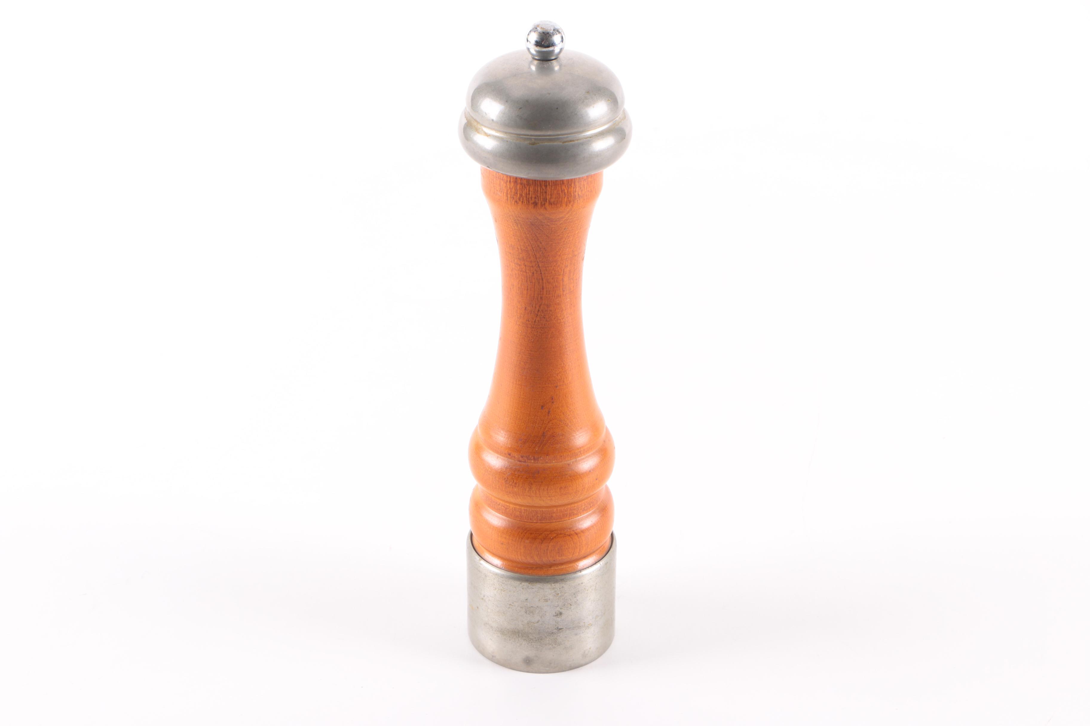 Olde Thompson Pepper Mill and Wooden Salt and Pepper Shakers