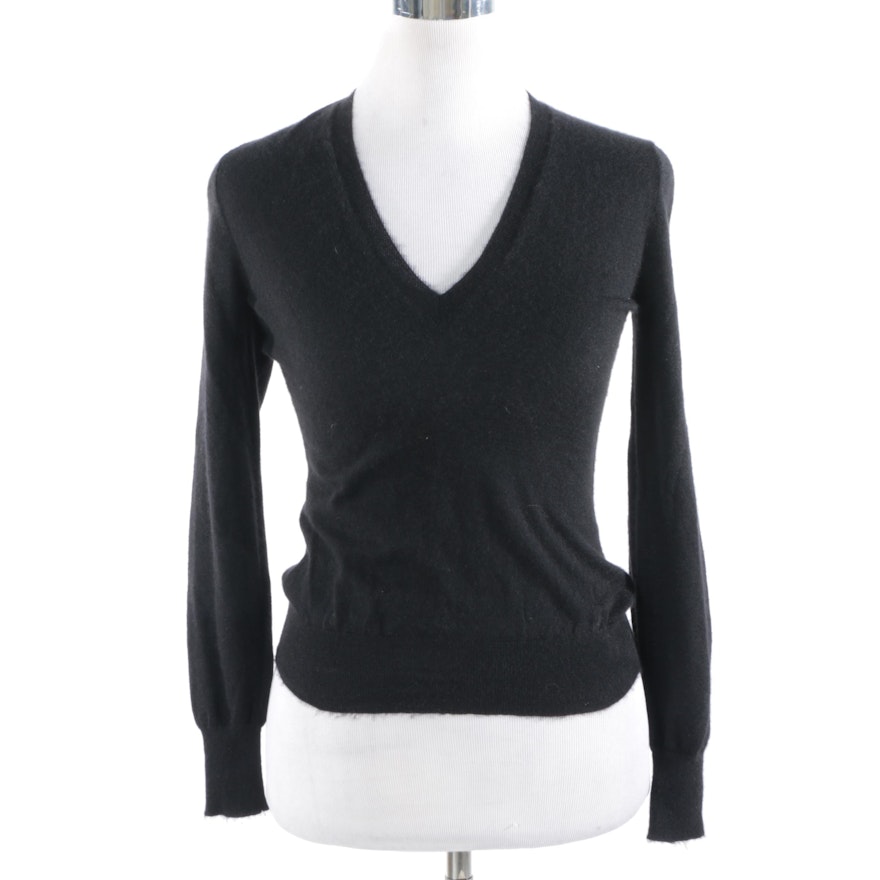 Women's Alexander McQueen Black Cashmere V-Neck Sweater