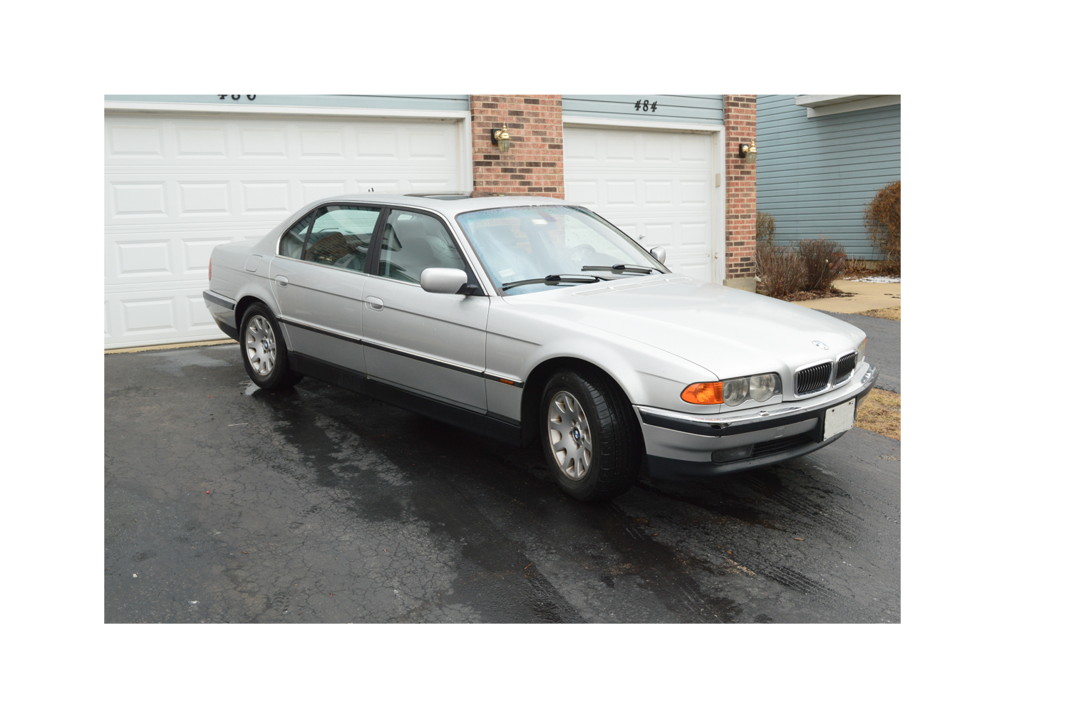 2000 BMW 740iL Luxury Sedan