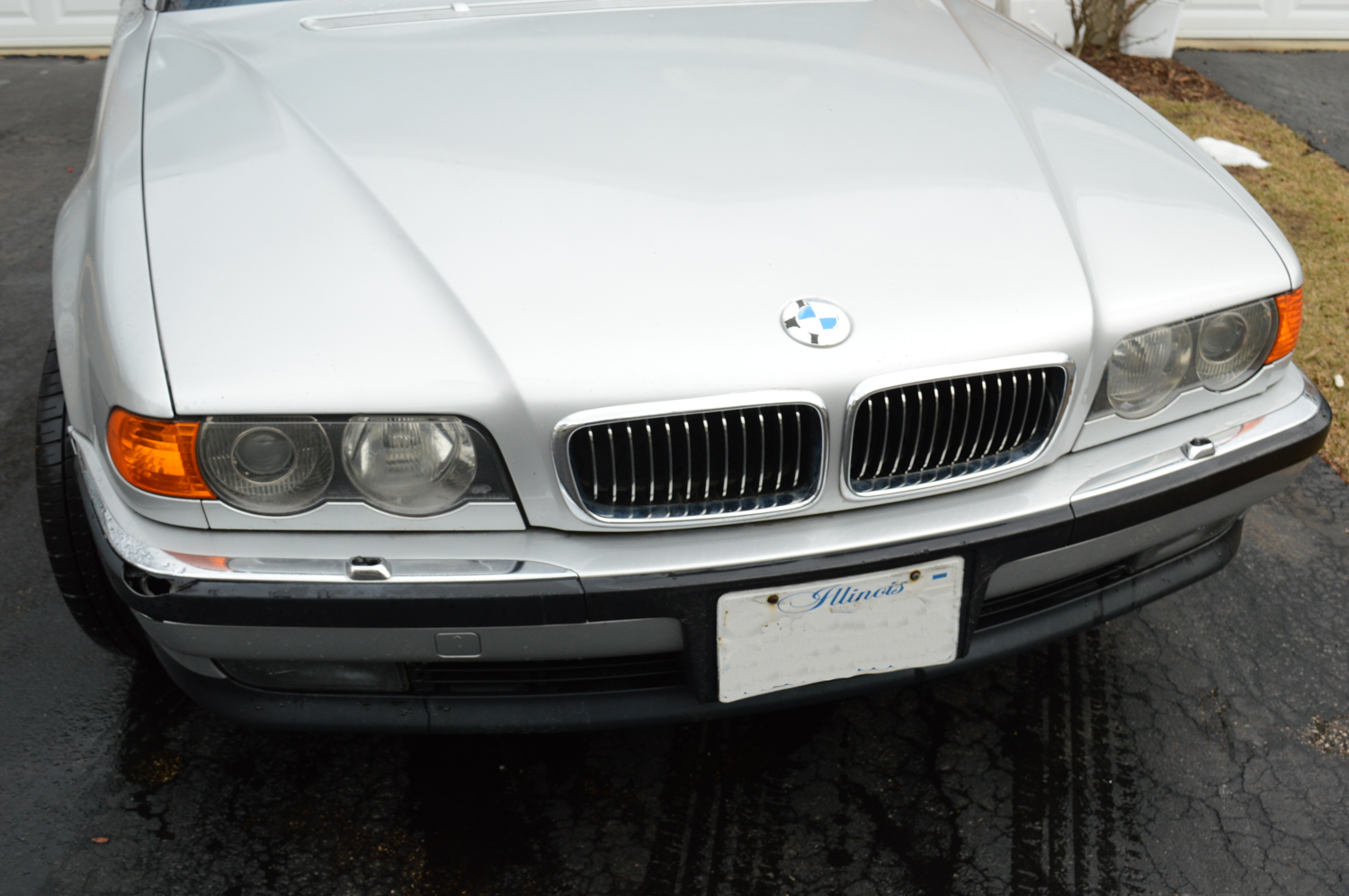 2000 BMW 740iL Luxury Sedan