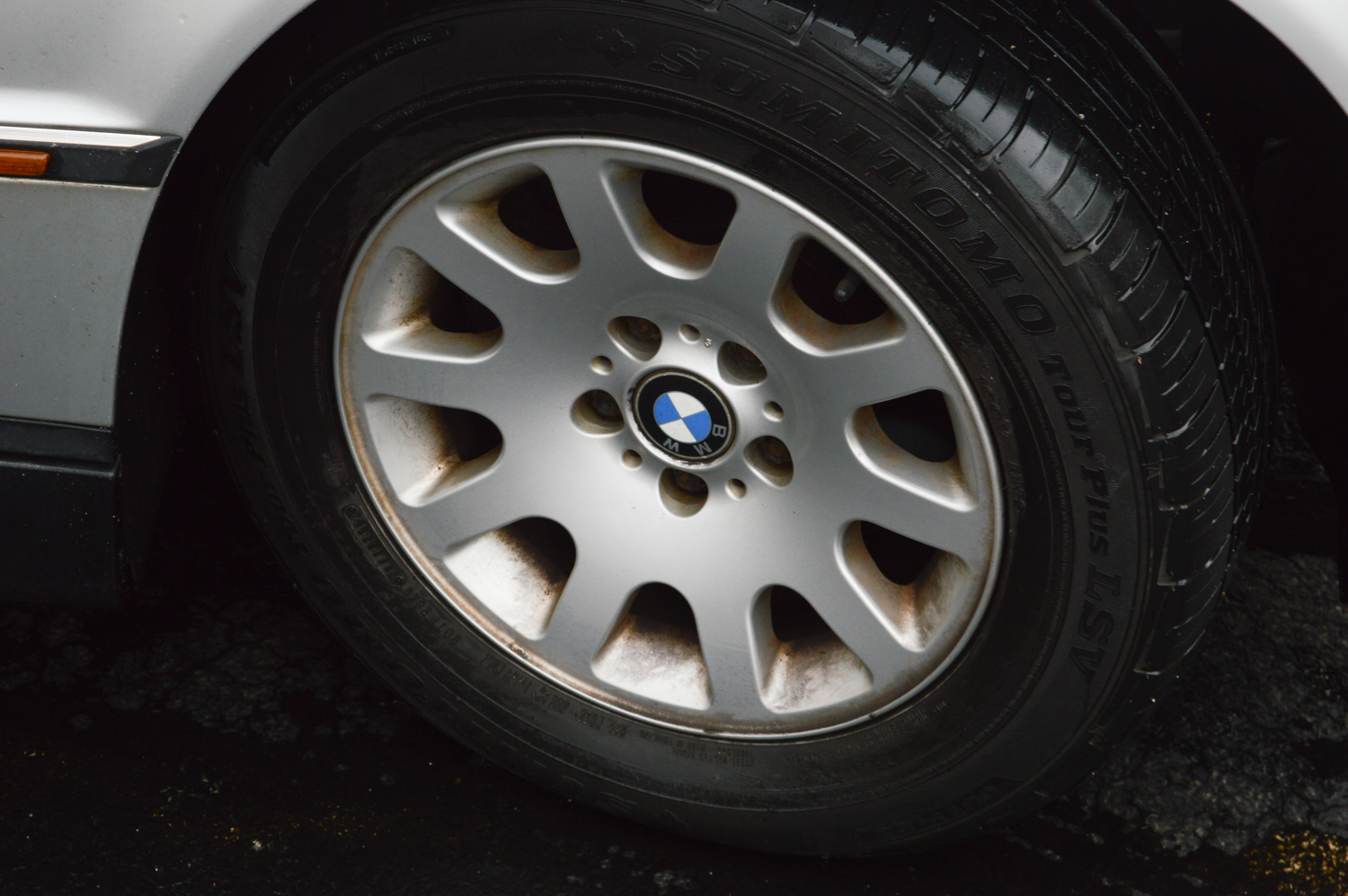 2000 BMW 740iL Luxury Sedan