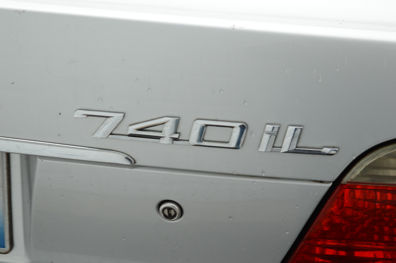 2000 BMW 740iL Luxury Sedan