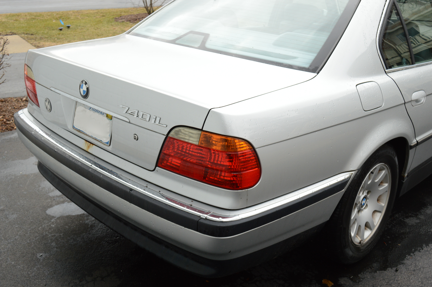 2000 BMW 740iL Luxury Sedan