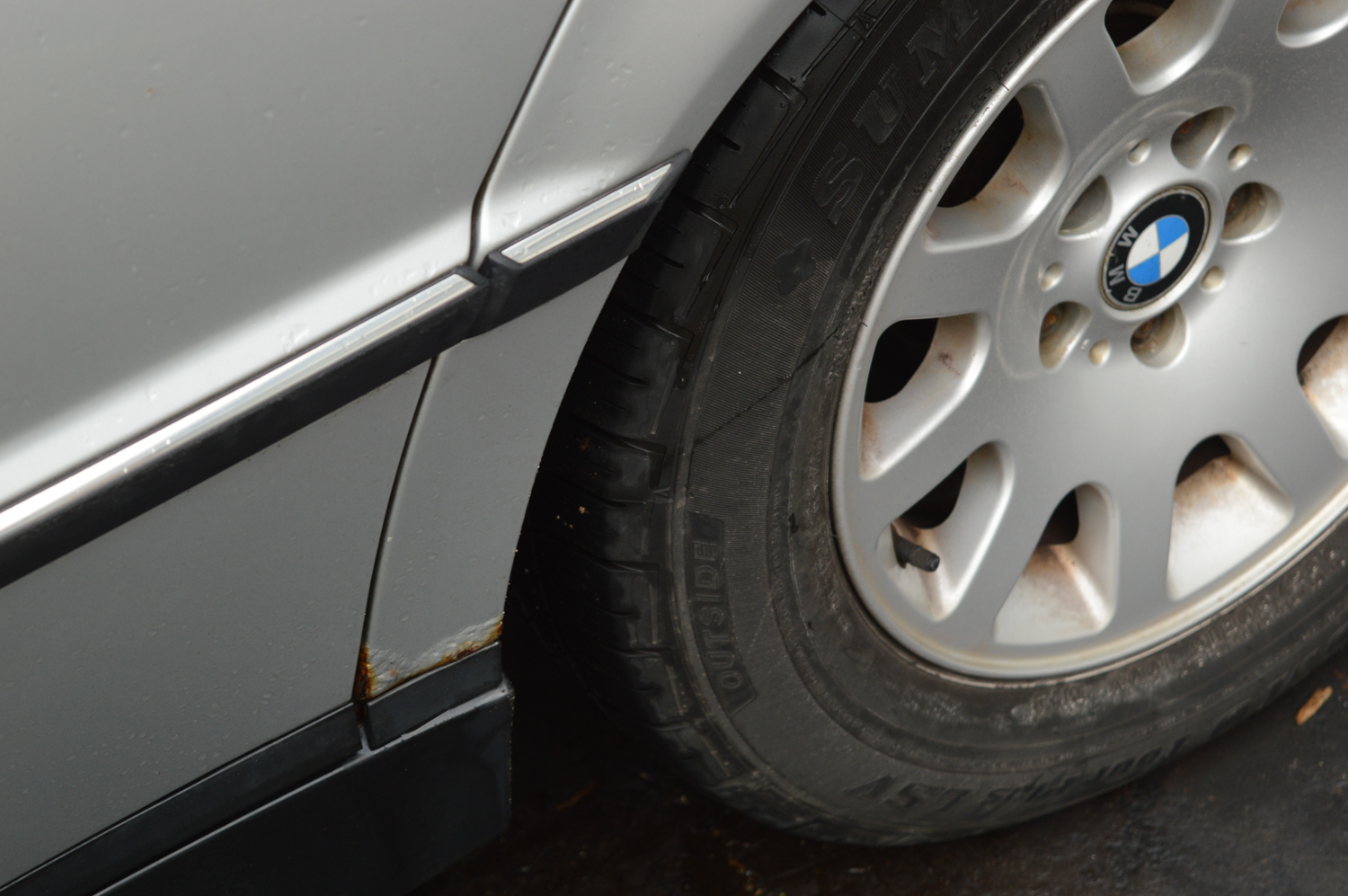 2000 BMW 740iL Luxury Sedan