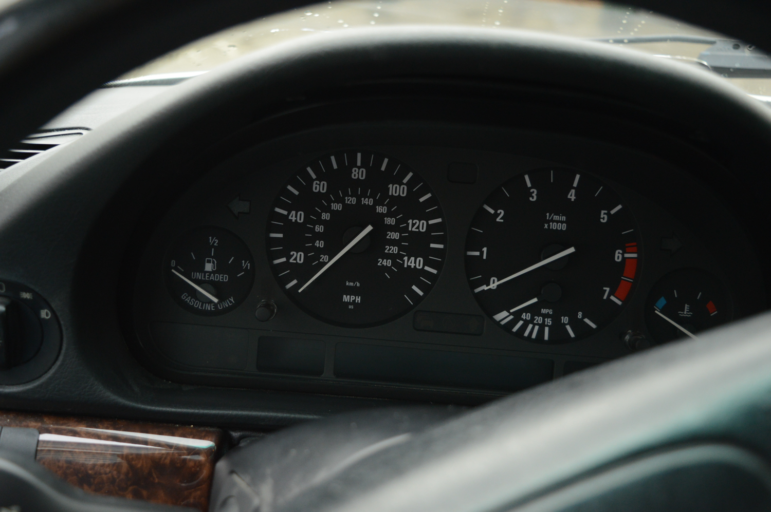 2000 BMW 740iL Luxury Sedan