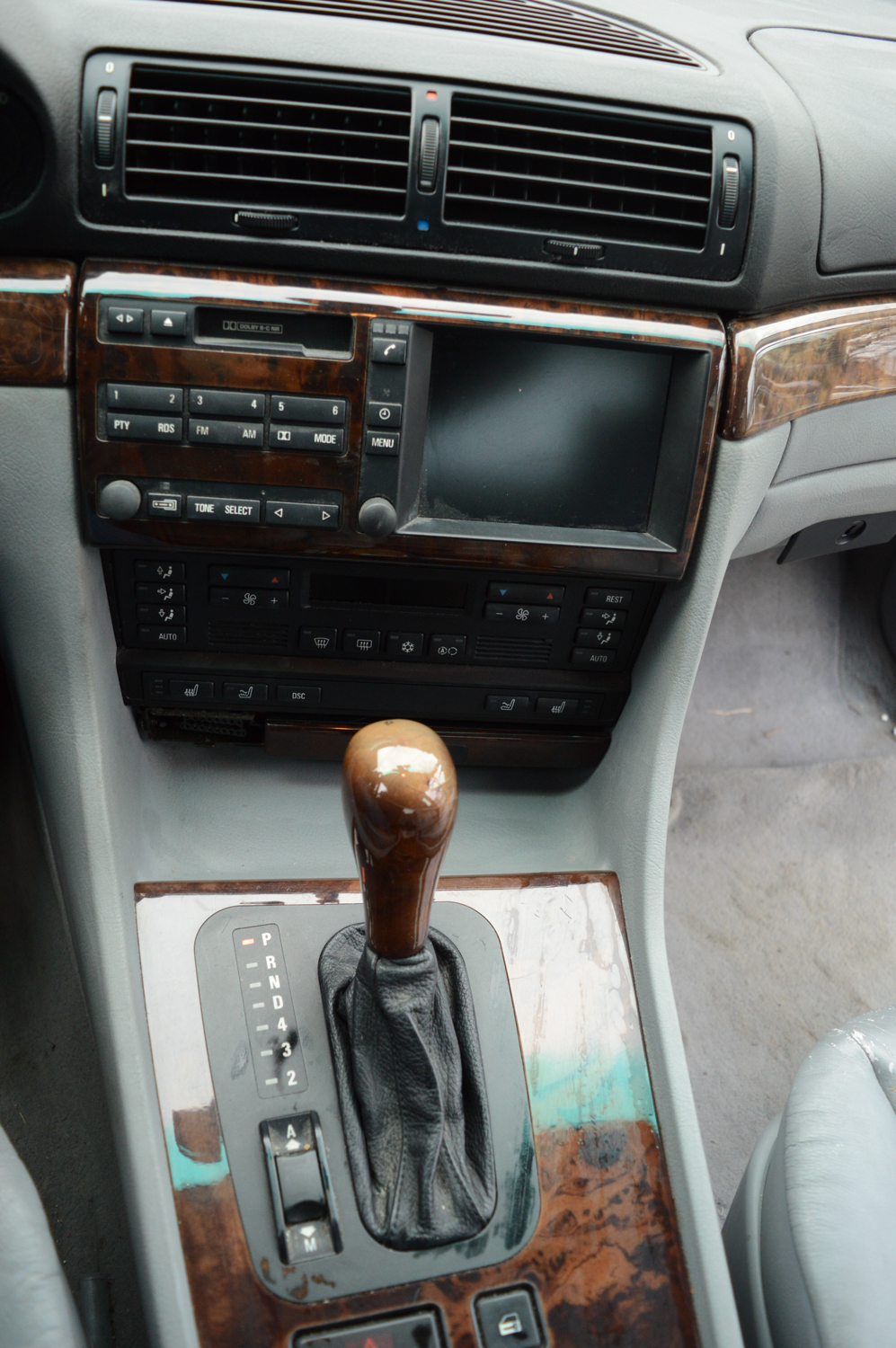 2000 BMW 740iL Luxury Sedan